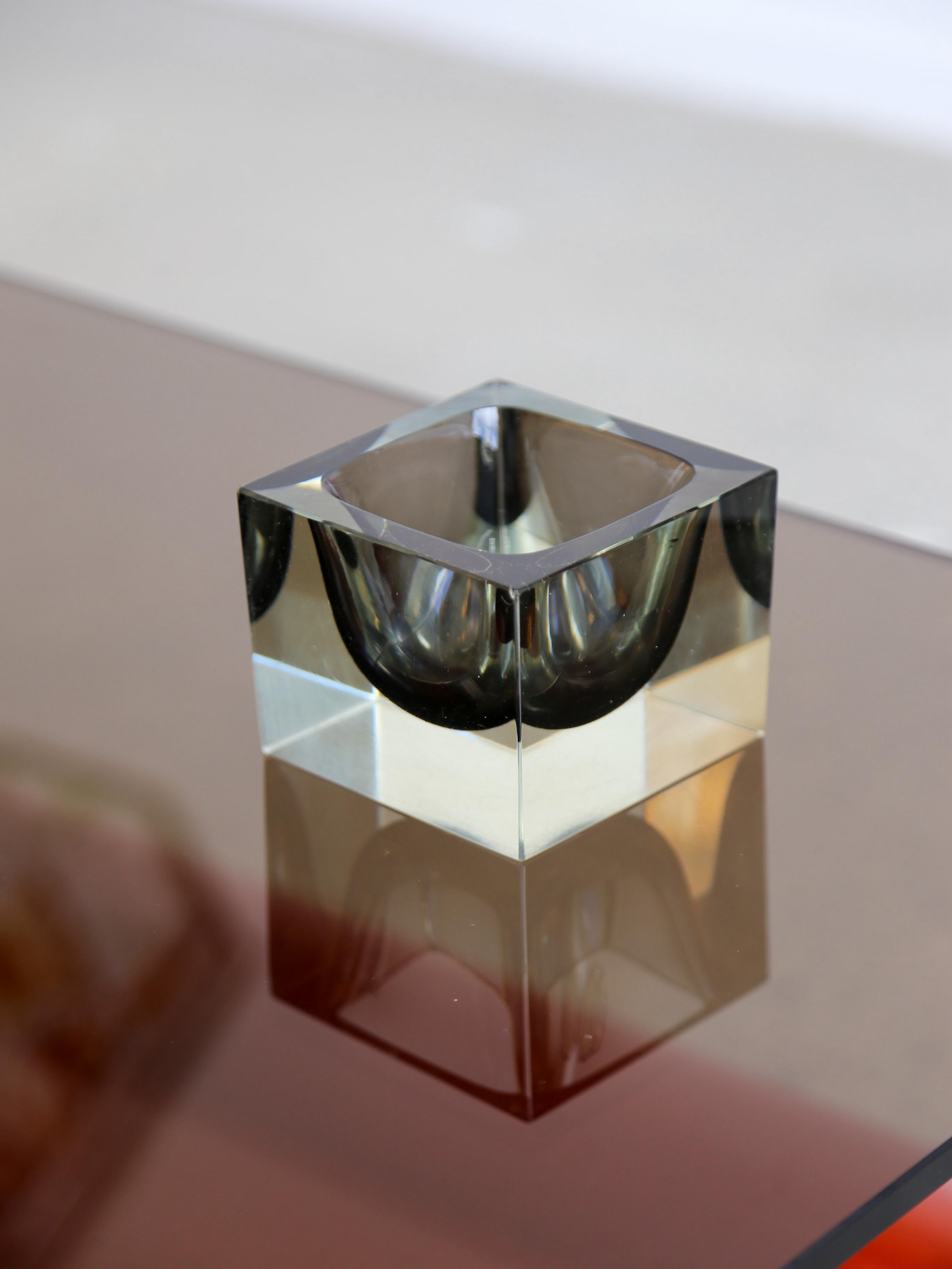Verre de Murano Cube de verre Murano de The Moderns Modern en vente