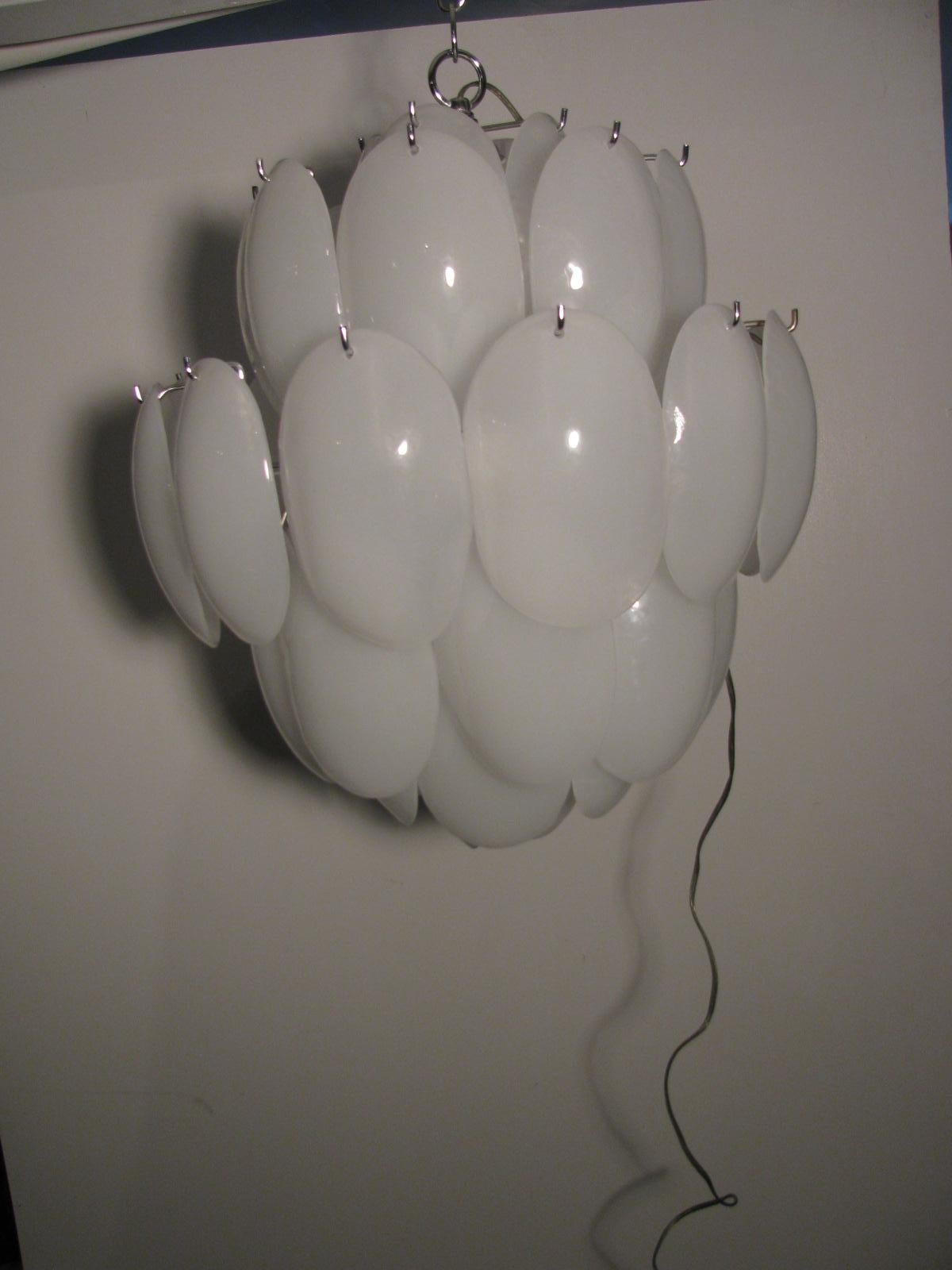 Mid Century Modern Murano Glass Drop Chandelier In Good Condition For Sale In Port Jervis, NY