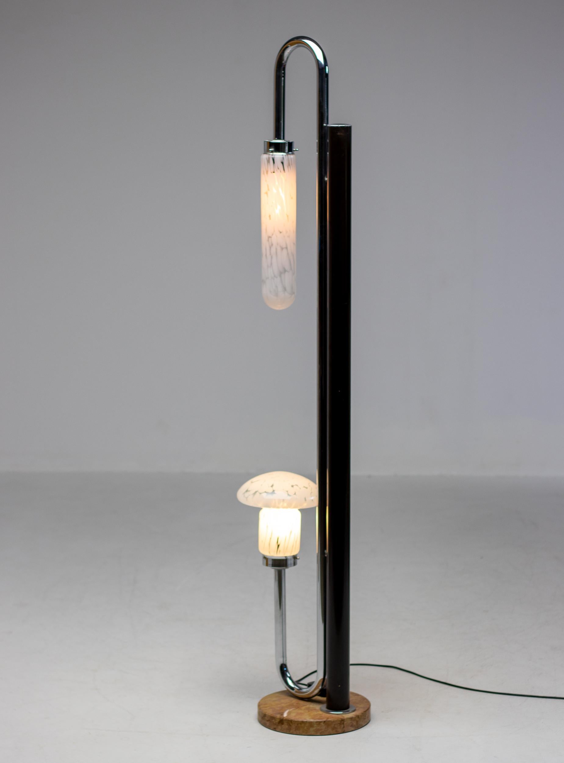 Fin du 20e siècle Lampadaire en verre de Murano moderne du milieu du siècle dernier par Carlo Nason pour Mazzega en vente