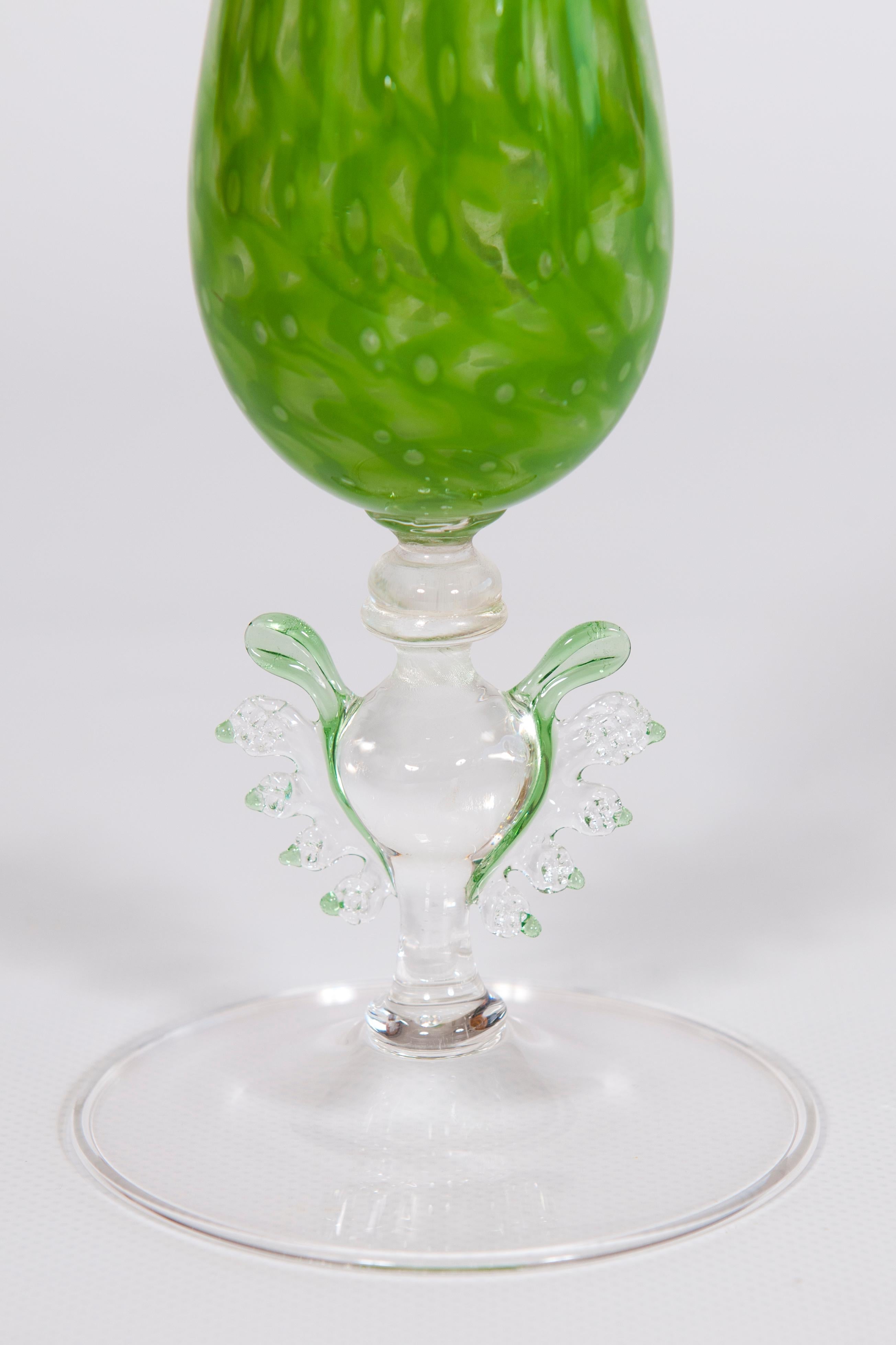 Flötenvase aus modernem Murano-Glas mit Filigranapplikationen, Mitte des Jahrhunderts, um 1970 im Zustand „Hervorragend“ im Angebot in Villaverla, IT