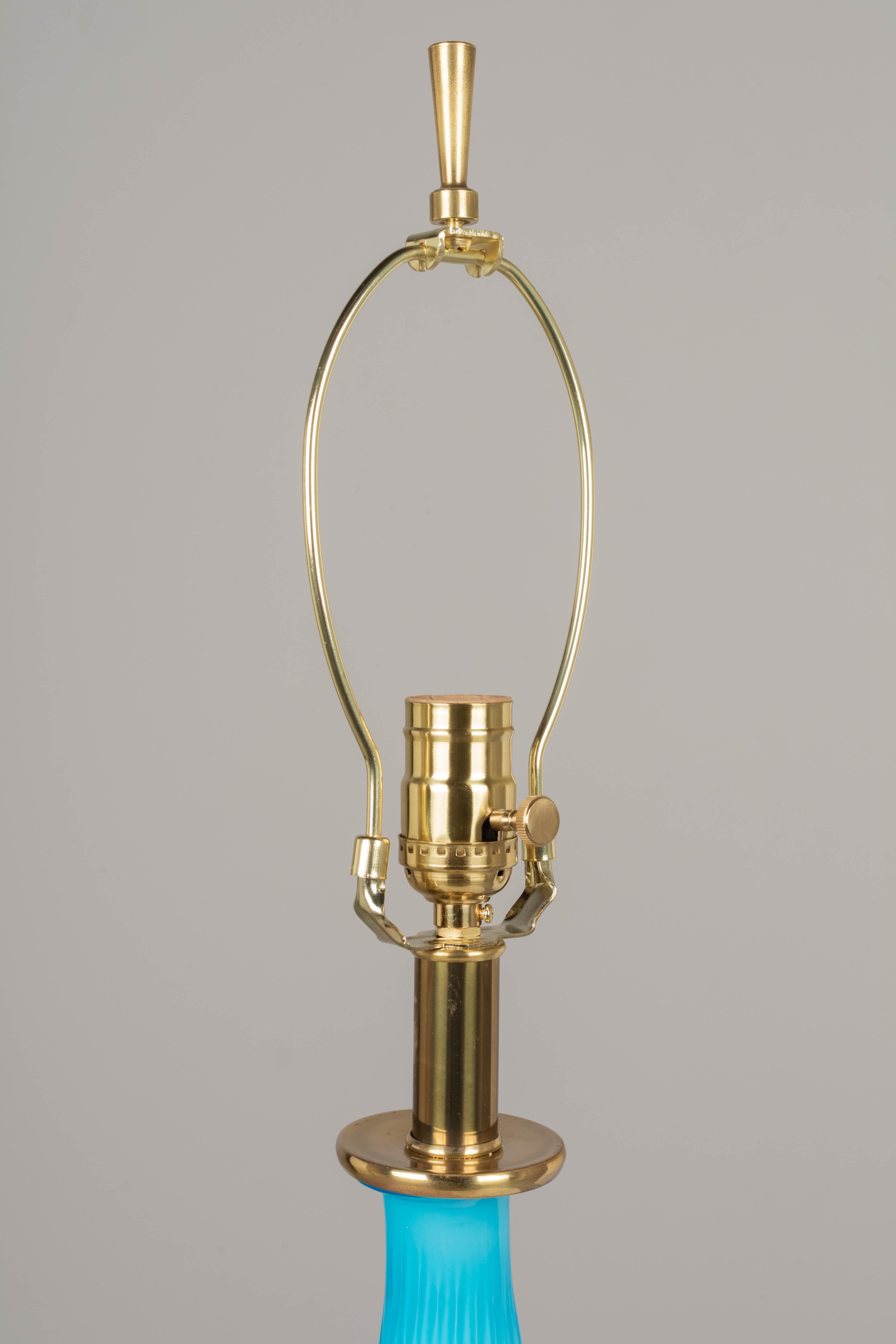 Laiton Lampe en verre de Murano mi-siècle moderne en vente
