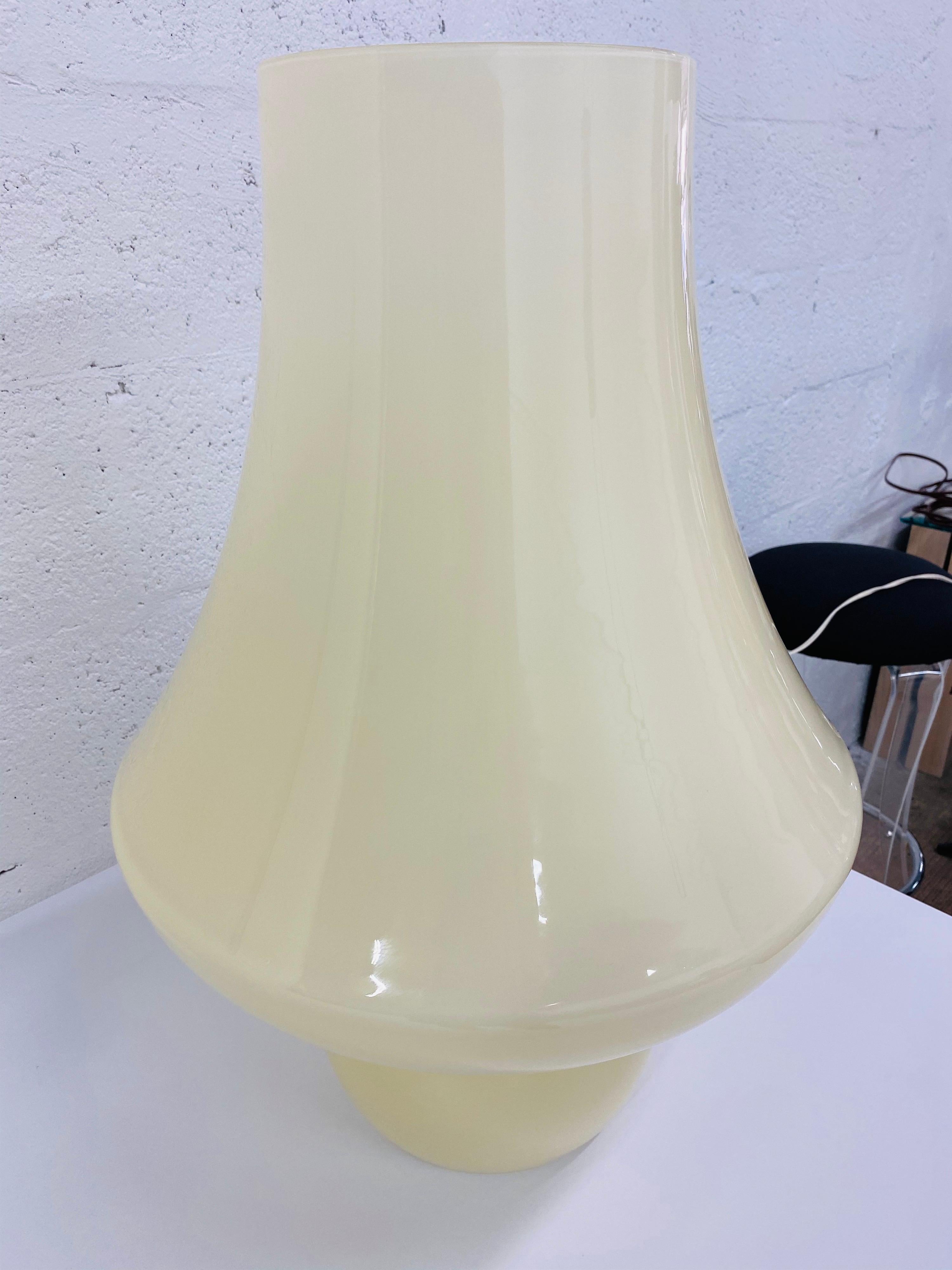 Mid-Century Modern Murano Glass Mushroom Table Lamp 1