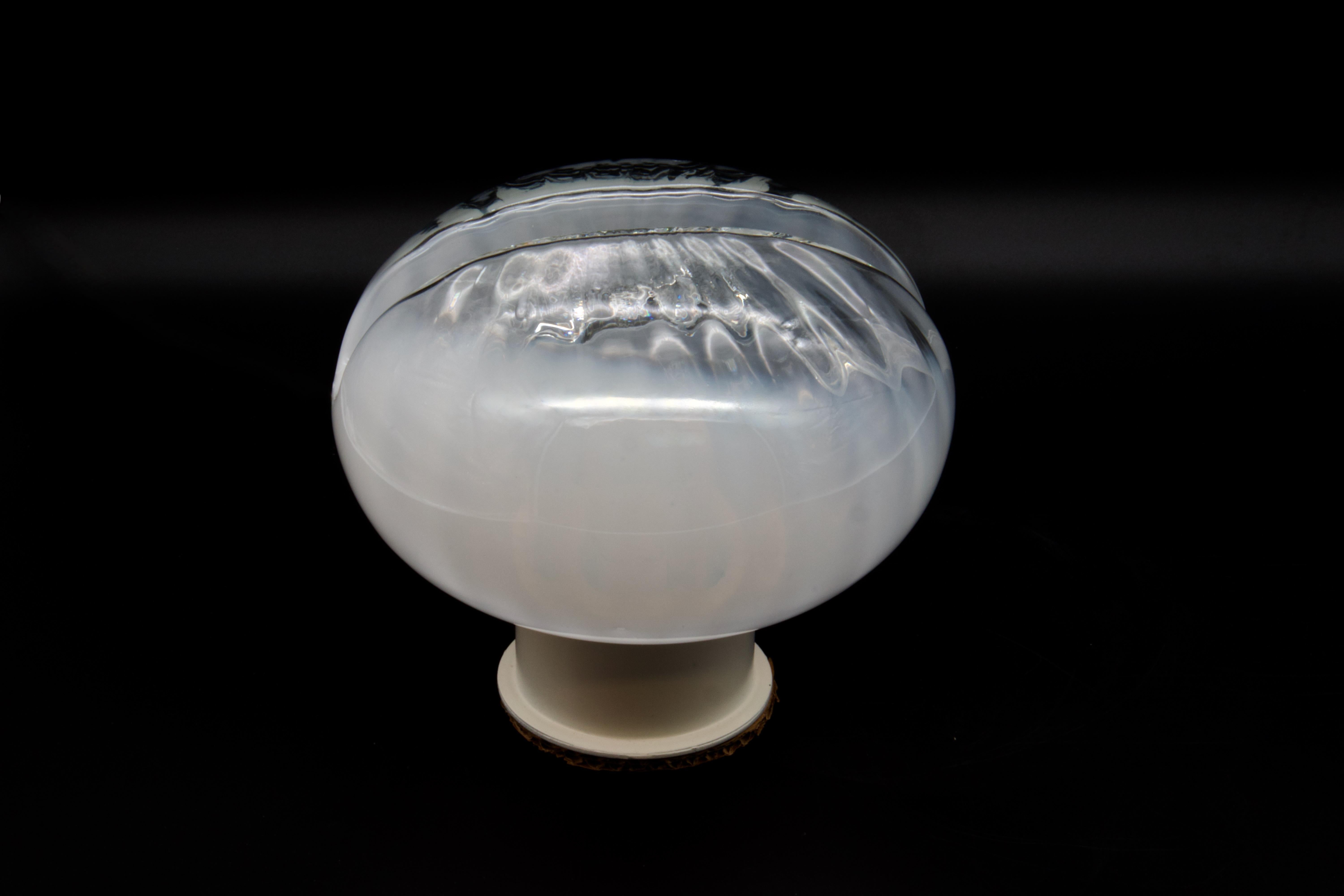 Mid Century Modern Murano Glass Mushroom Table Lamp, Mazzega Italy 1970s In Good Condition For Sale In Grand Cayman, KY