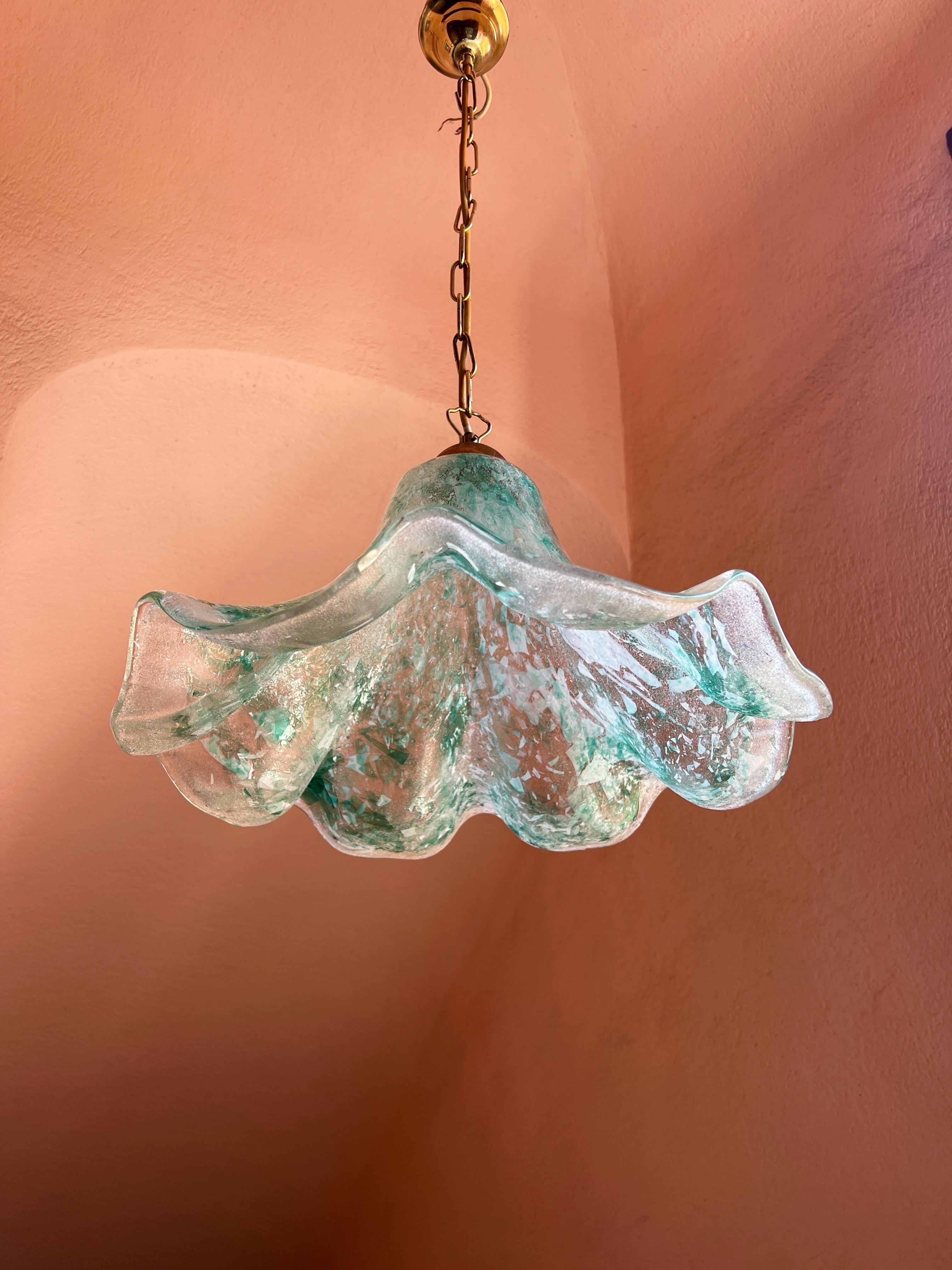Mid-century modern Murano glass pendant light by Maestri Muranesi, 1970s In Good Condition For Sale In Palermo, PA