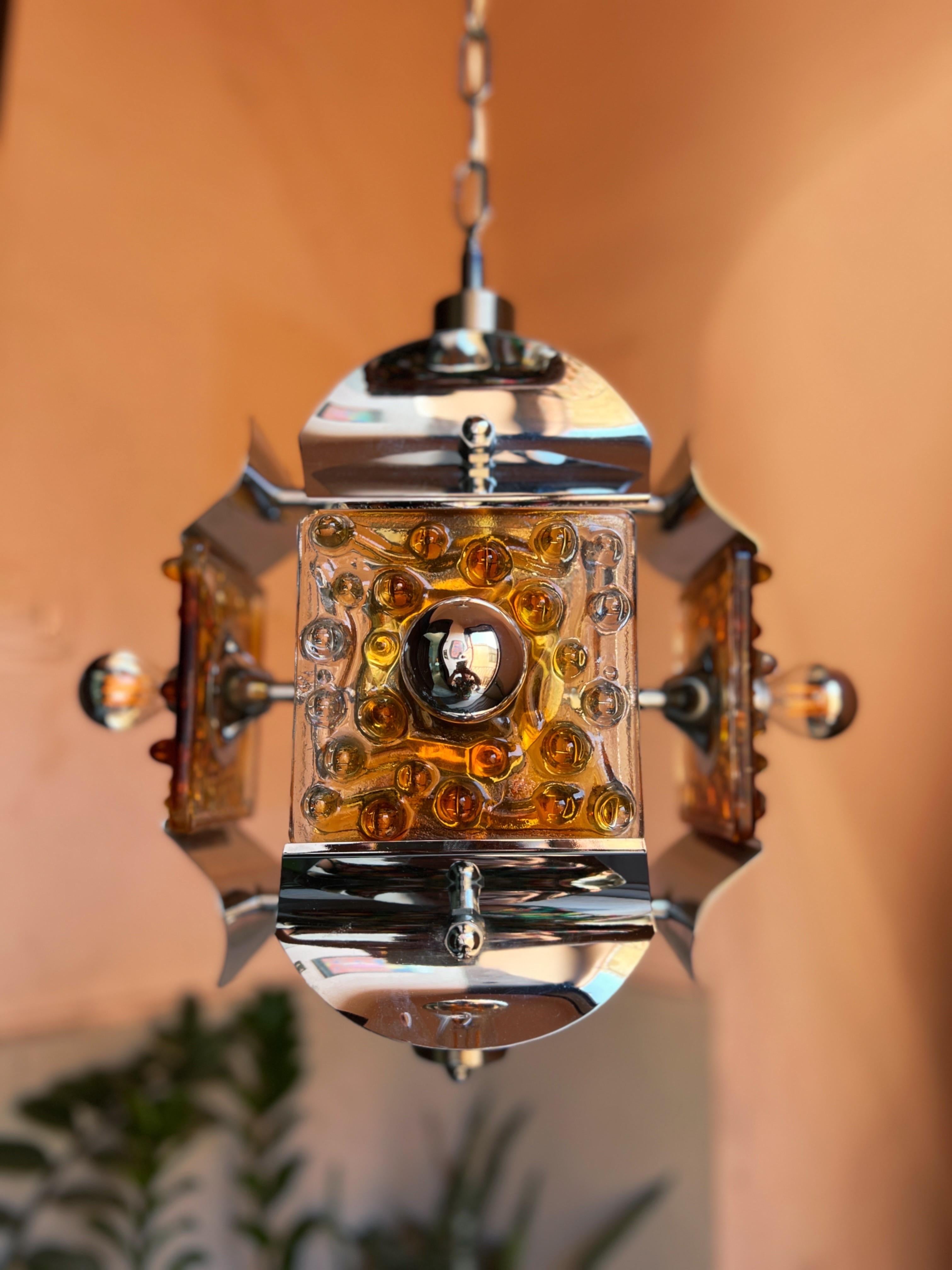 20ième siècle Lampe à suspension en verre de Murano de style mi-siècle moderne, par Mazzega, 1970  en vente