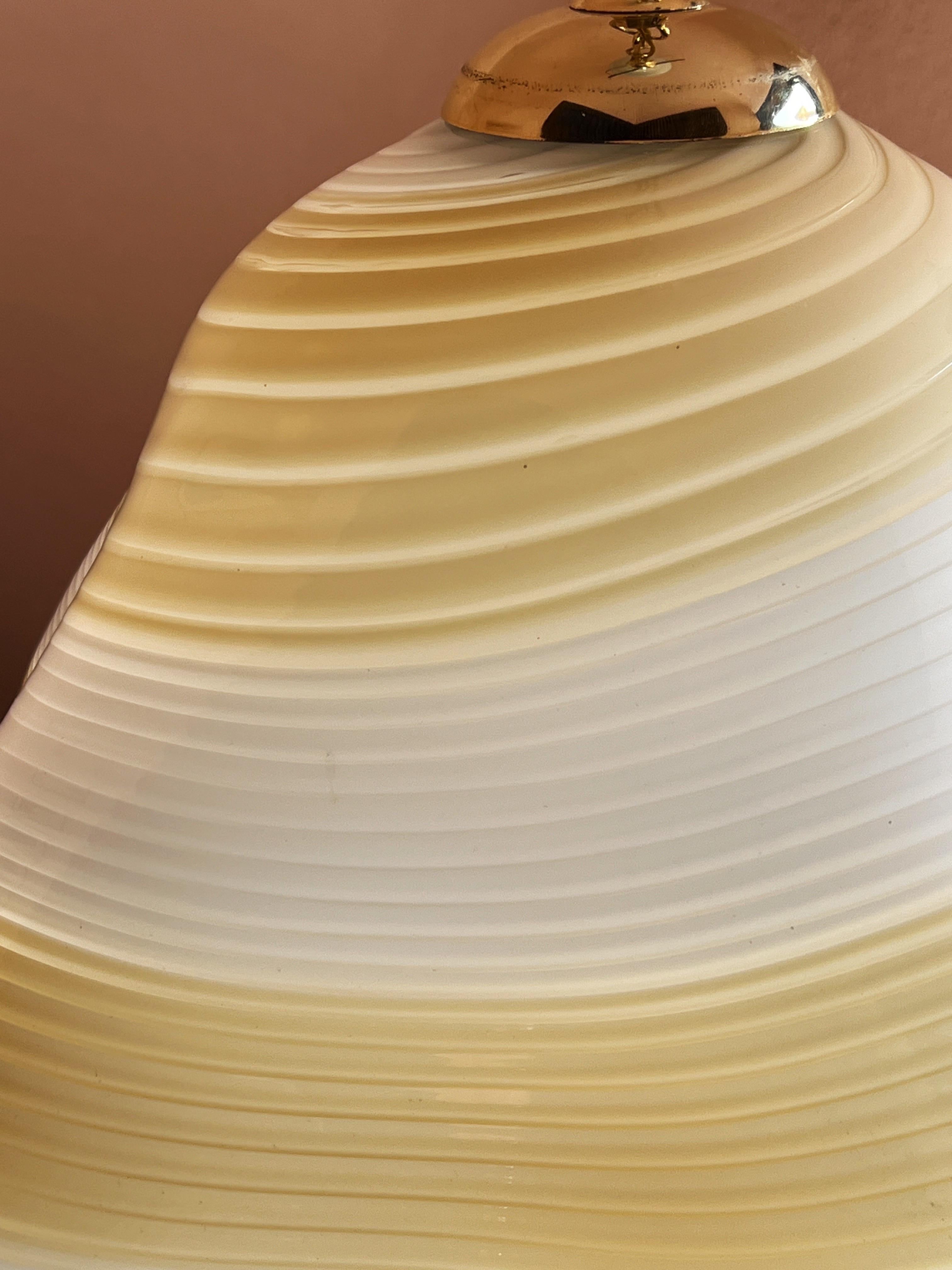 Lampada a sospensione in vetro di Murano della metà del secolo scorso Fazzoletto Handkerchief swirl in vendita 4