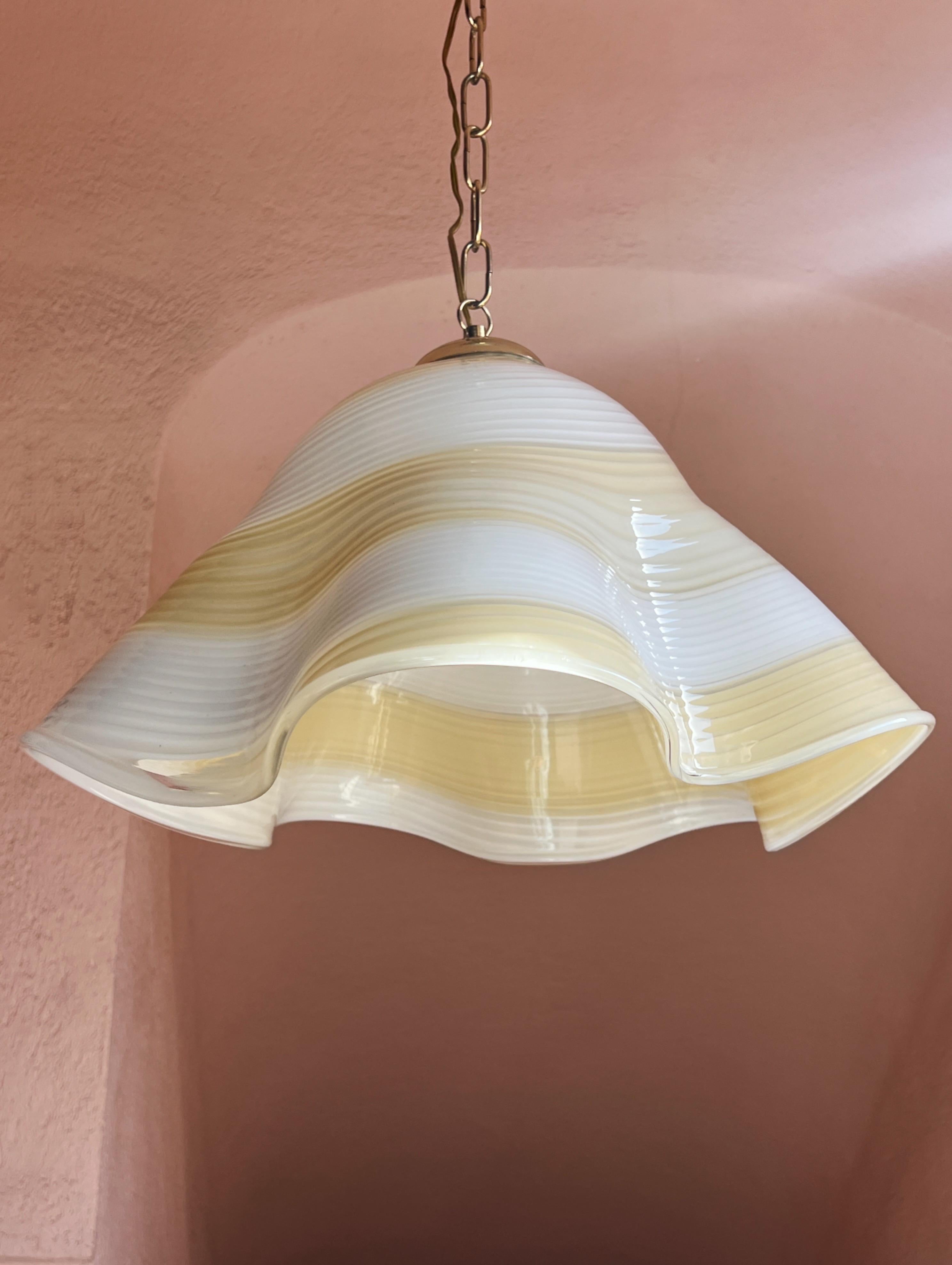 Lampada a sospensione in vetro di Murano della metà del secolo scorso Fazzoletto Handkerchief swirl in vendita 5