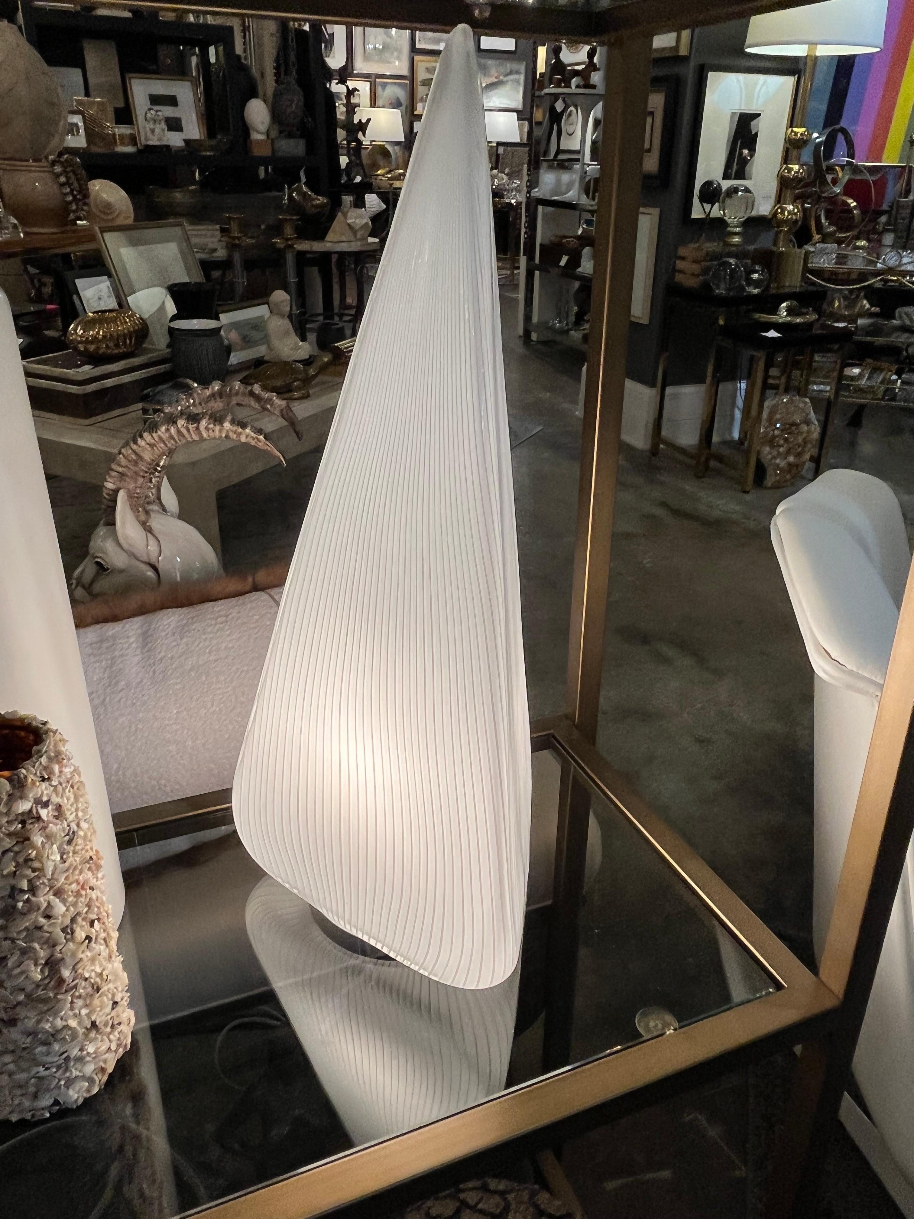 20th Century Mid-Century Modern Murano glass pyramid table lamp by Vierti