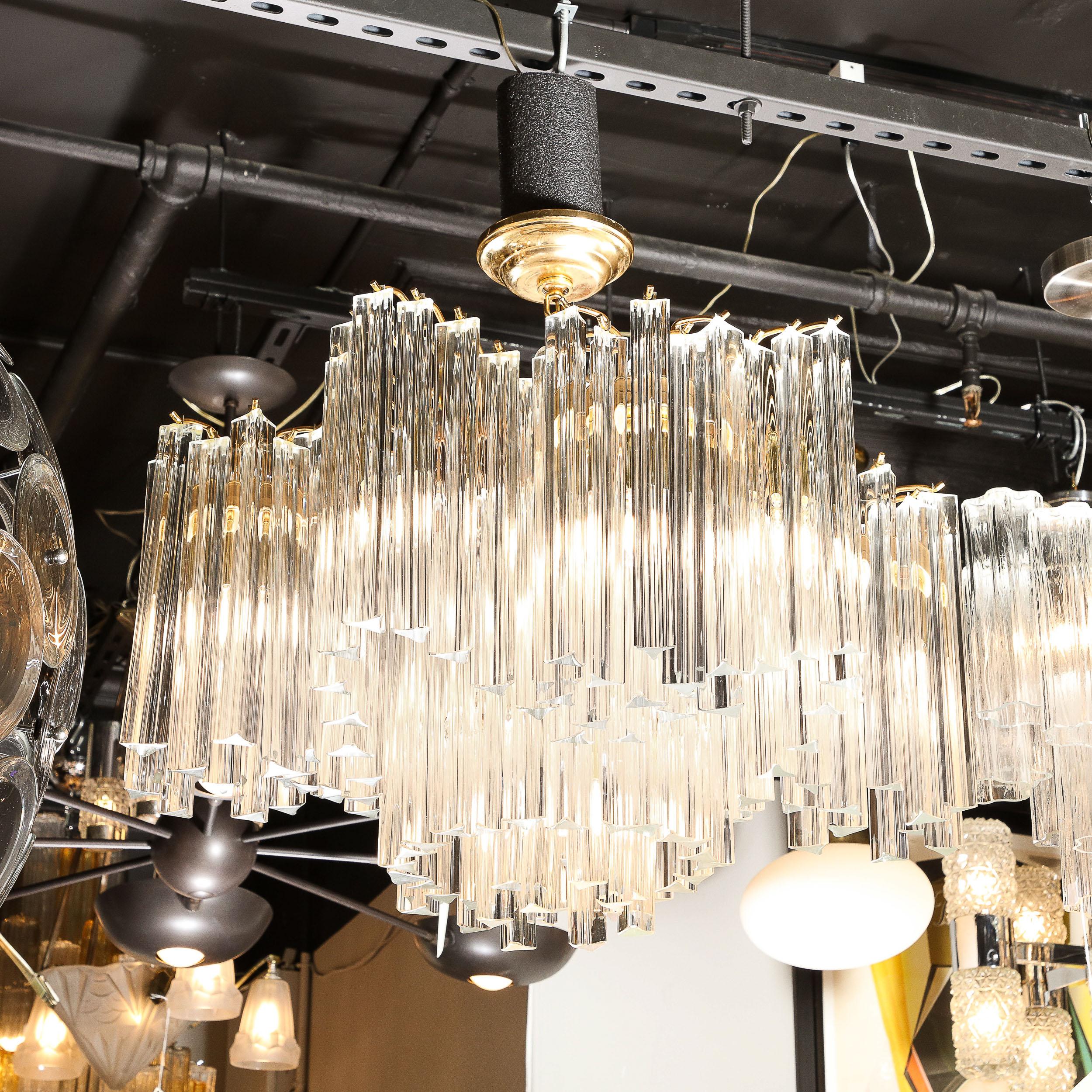 Italiano Lampadario Triedre in vetro di Murano moderno di metà secolo con finiture in ottone
