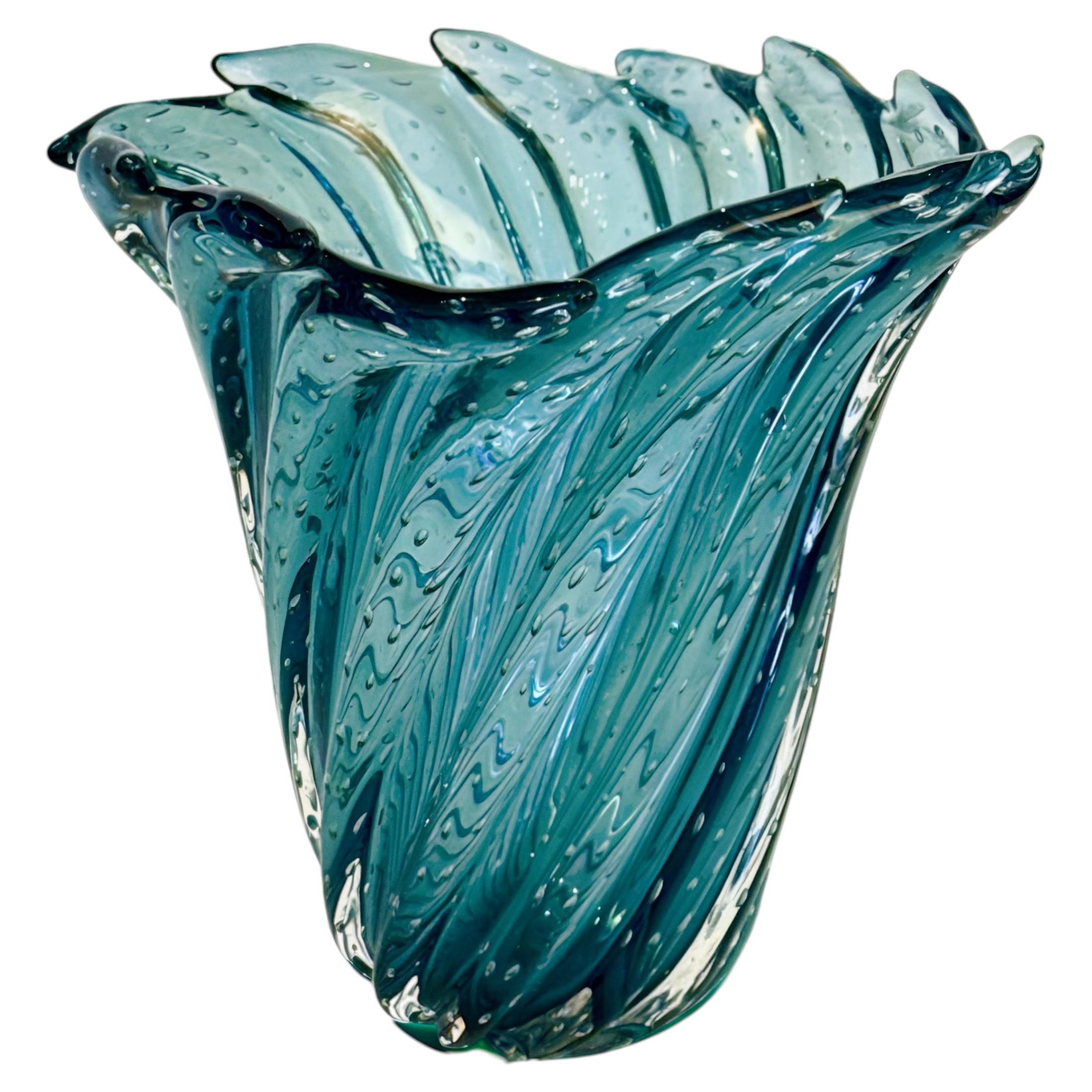 Vaso in vetro di Murano in stile Mid-Century Modern, vetro artistico blu, Italia, 12,75"