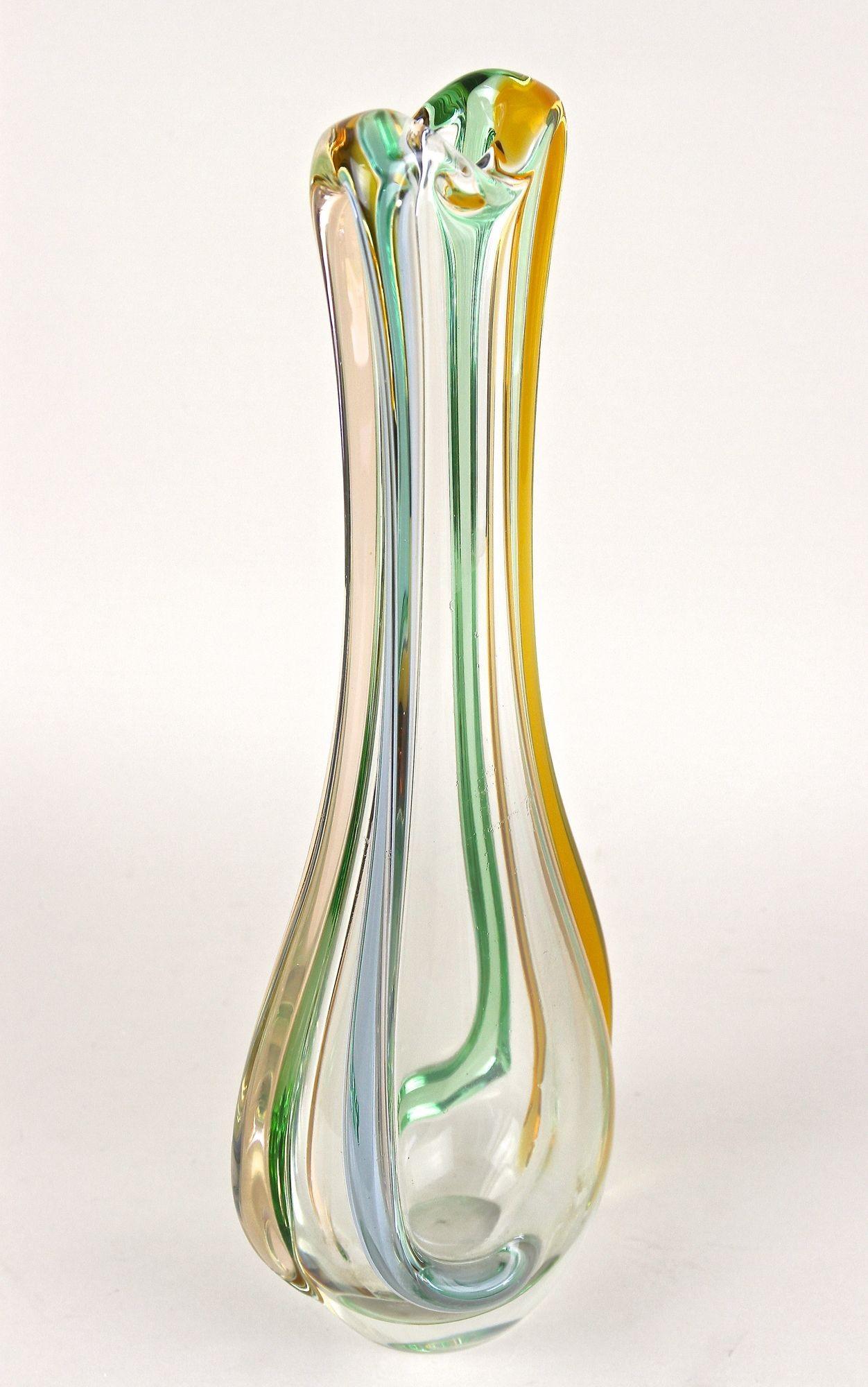 Mid Century Modern Murano Glass Vase by Sommerso Murano, Italy circa 1960 For Sale 11