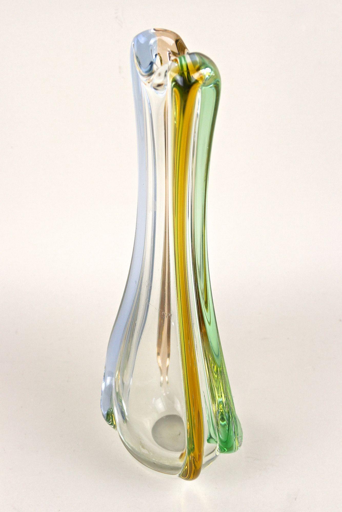 Mid Century Modern Murano Glass Vase by Sommerso Murano, Italy circa 1960 For Sale 12