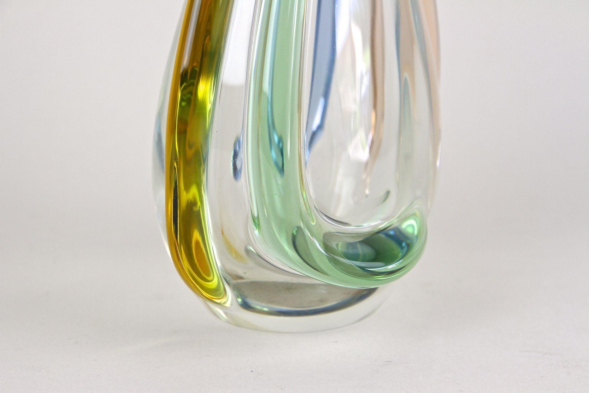 Hand-Crafted Mid Century Modern Murano Glass Vase by Sommerso Murano, Italy circa 1960 For Sale