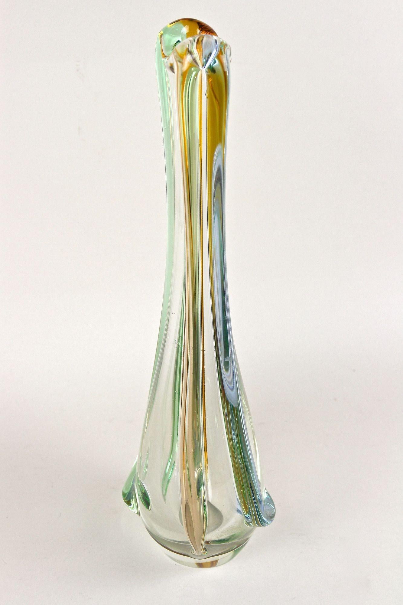 Mid Century Modern Murano Glass Vase by Sommerso Murano, Italy circa 1960 For Sale 1