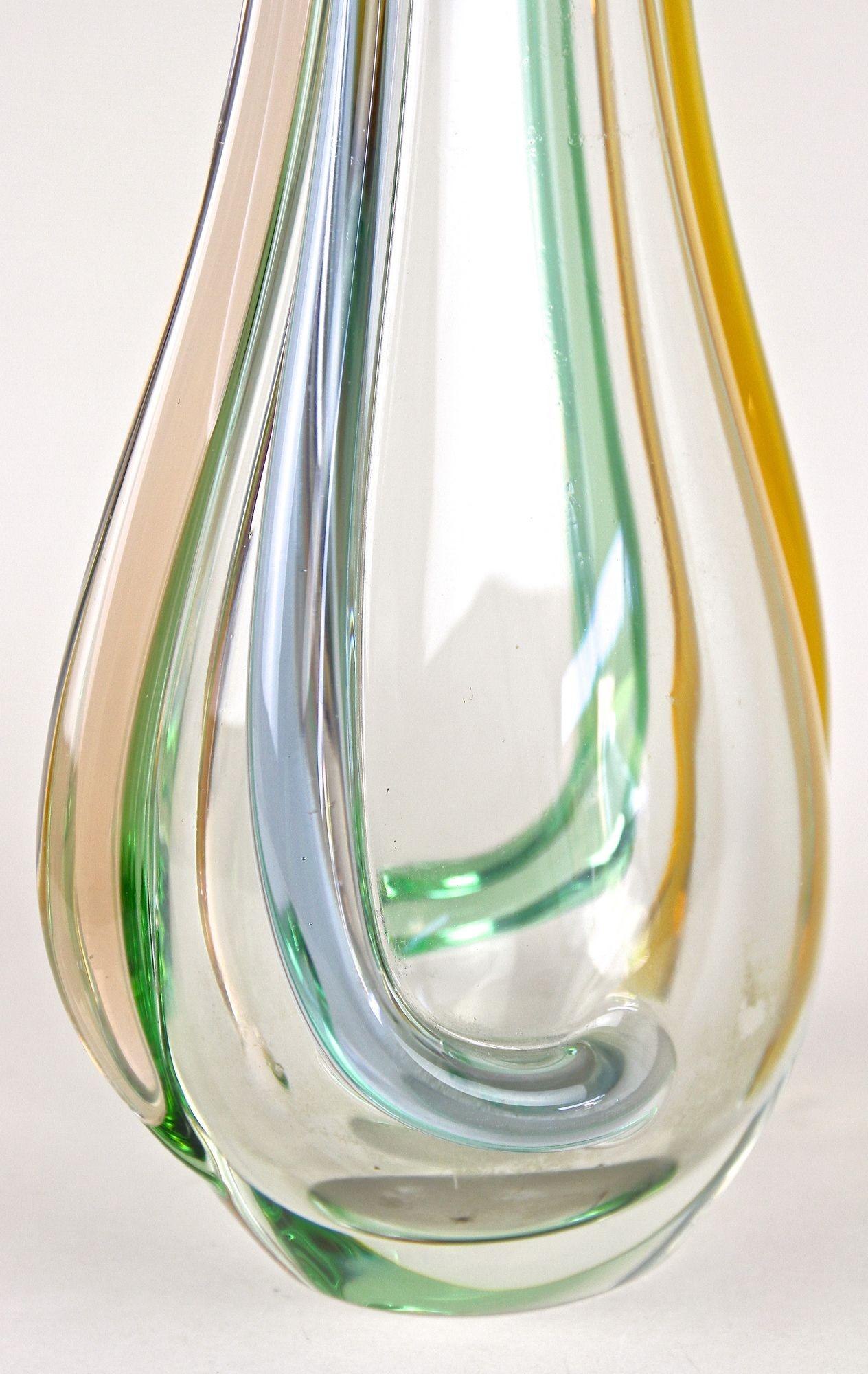 Mid Century Modern Murano Glass Vase by Sommerso Murano, Italy circa 1960 For Sale 2