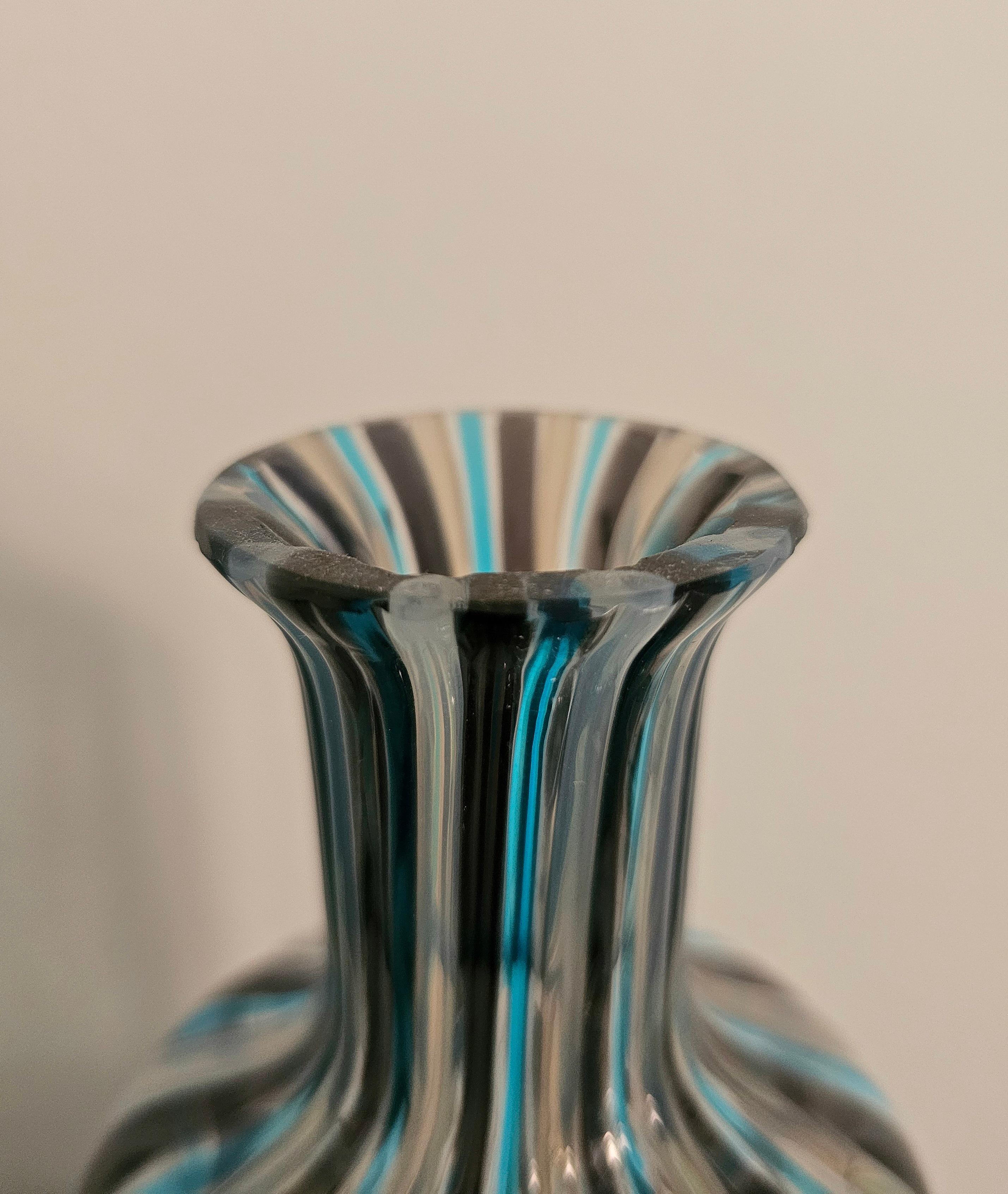 Italiano Vaso in vetro di Murano di metà secolo, multicolore, di Salviati & C. Design Italia anni 80/90 in vendita