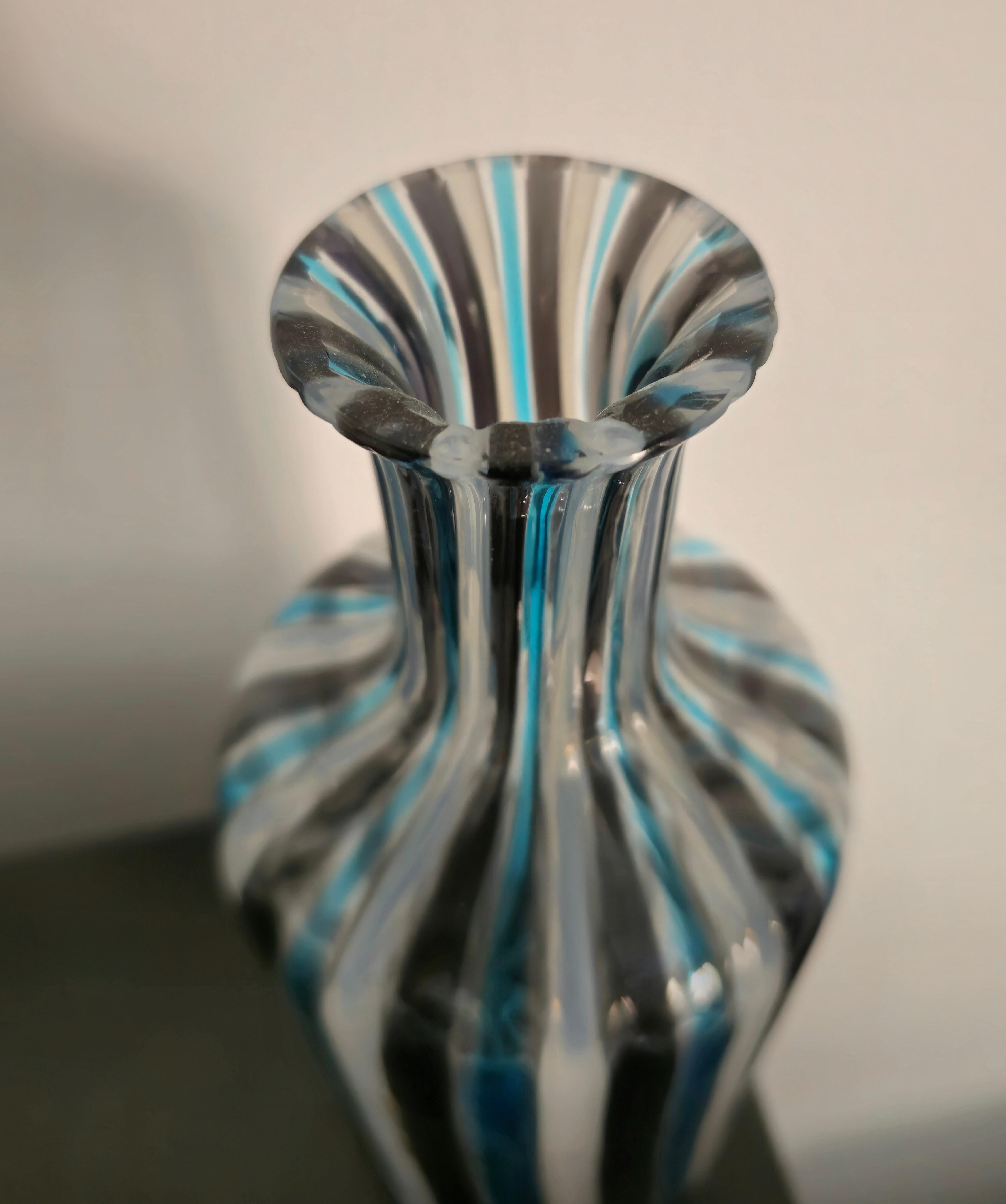 Vaso in vetro di Murano di metà secolo, multicolore, di Salviati & C. Design Italia anni 80/90 In condizioni ottime in vendita a Palermo, IT