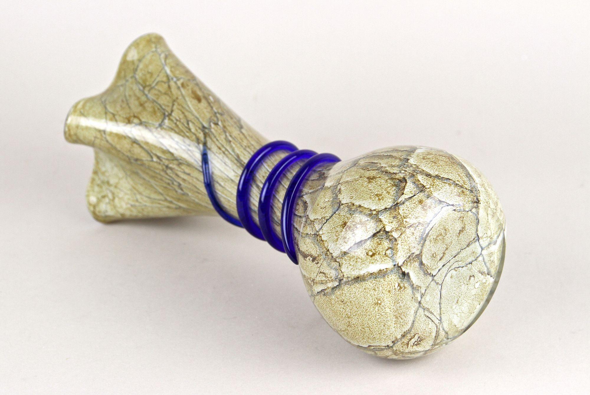 Mid Century Modern Murano Glass Vase With Blue Glass Thread, Italy ca. 1970s For Sale 5