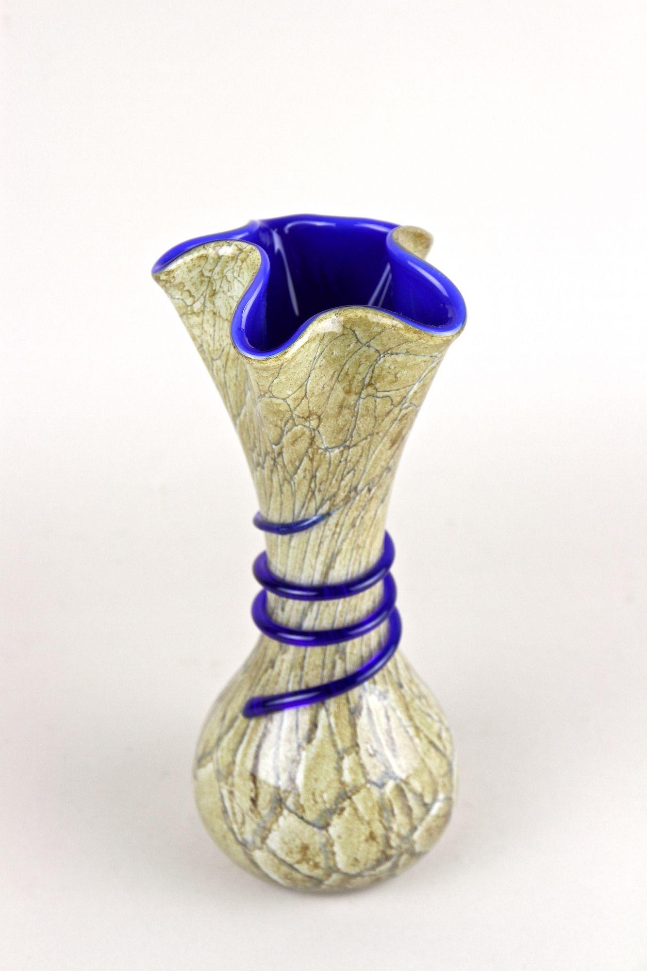 Hand-Crafted Mid Century Modern Murano Glass Vase With Blue Glass Thread, Italy ca. 1970s For Sale