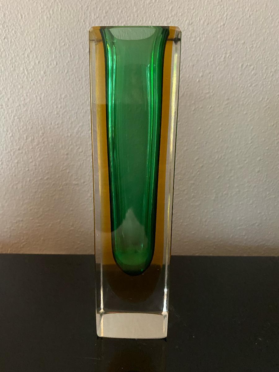 Beautiful green yellow midcentury Italian Murano glass vase. Made using the Sommerso (submerged) glass technique.