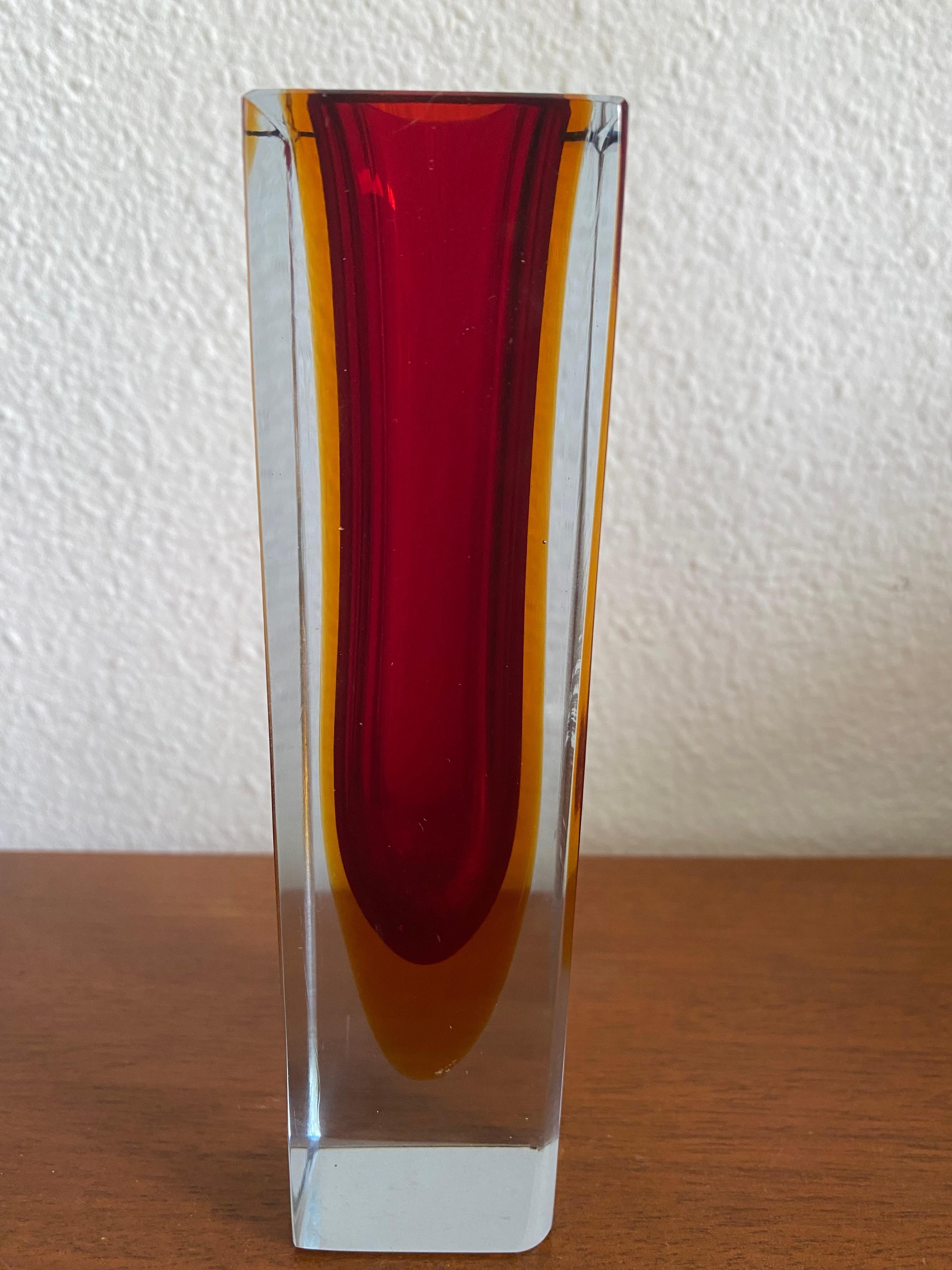 Mid-Century Modern Vase en verre Sommerso de Murano moderne du milieu du siècle dernier en vente