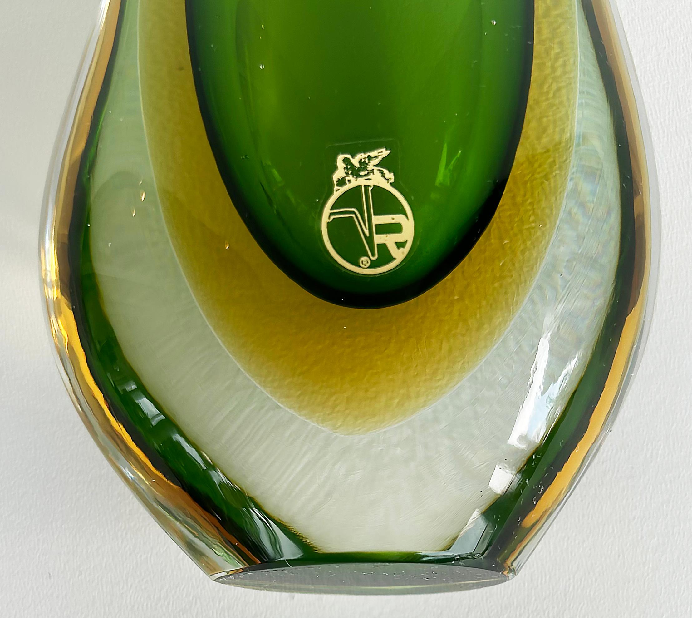 Vaso in vetro di Murano Sommerso di metà secolo con marchio del produttore in vendita 1