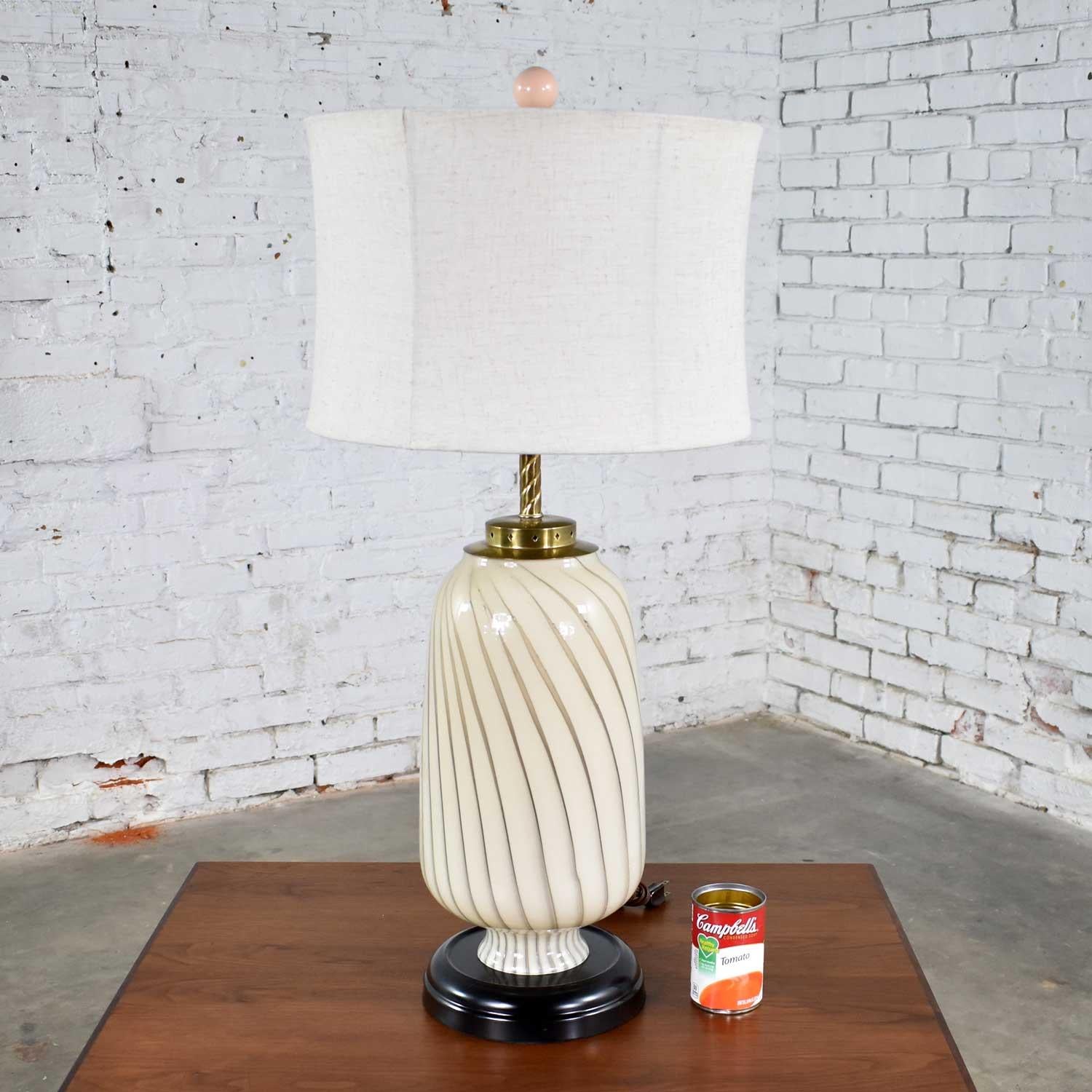 Mid-Century Modern Murano Style Blown Glass Table Lamp Cream and Taupe For Sale 5