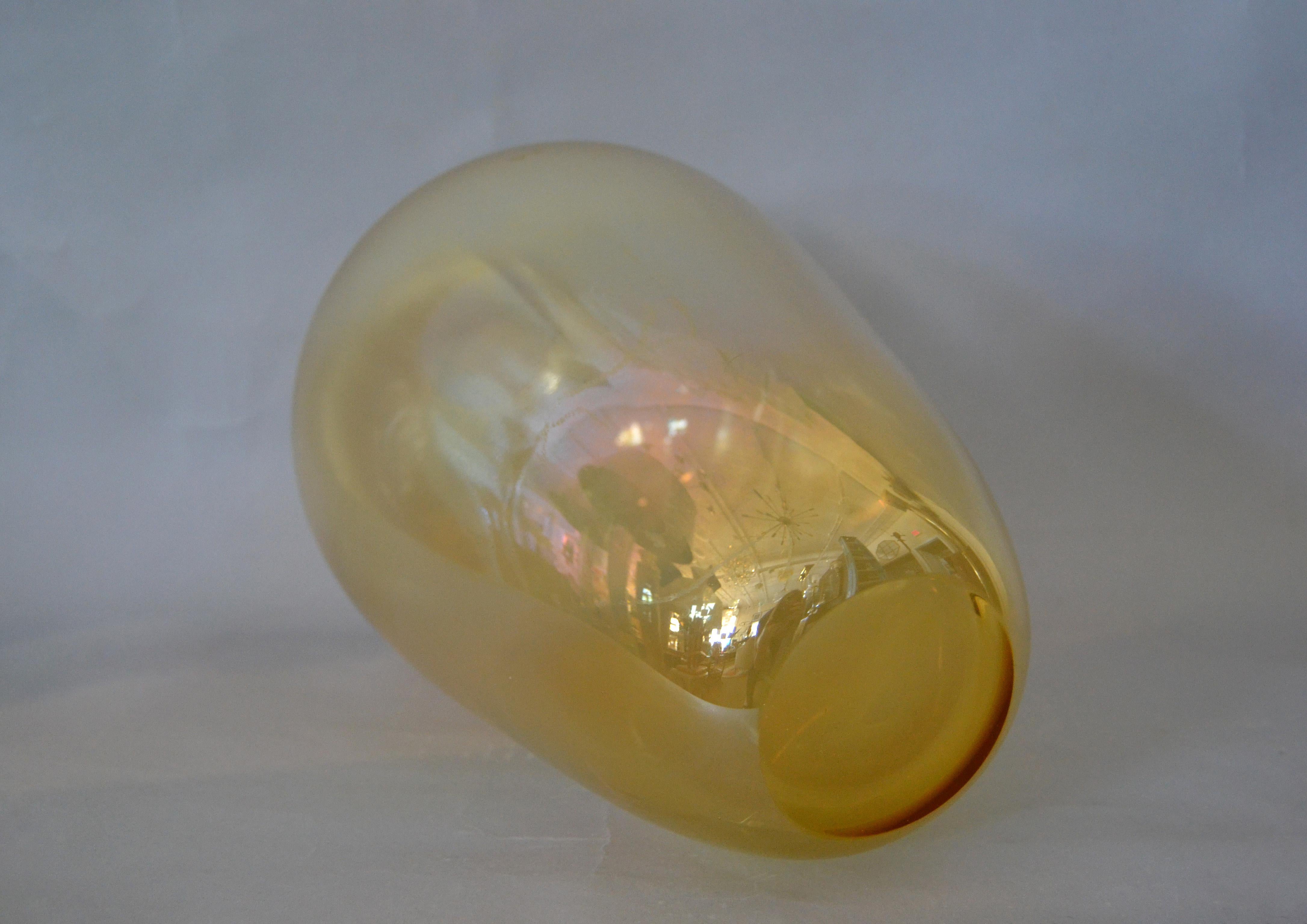 Mid-Century Modern Murano Translucent Gold Hand Blown Art Glass Vase Italy For Sale 2