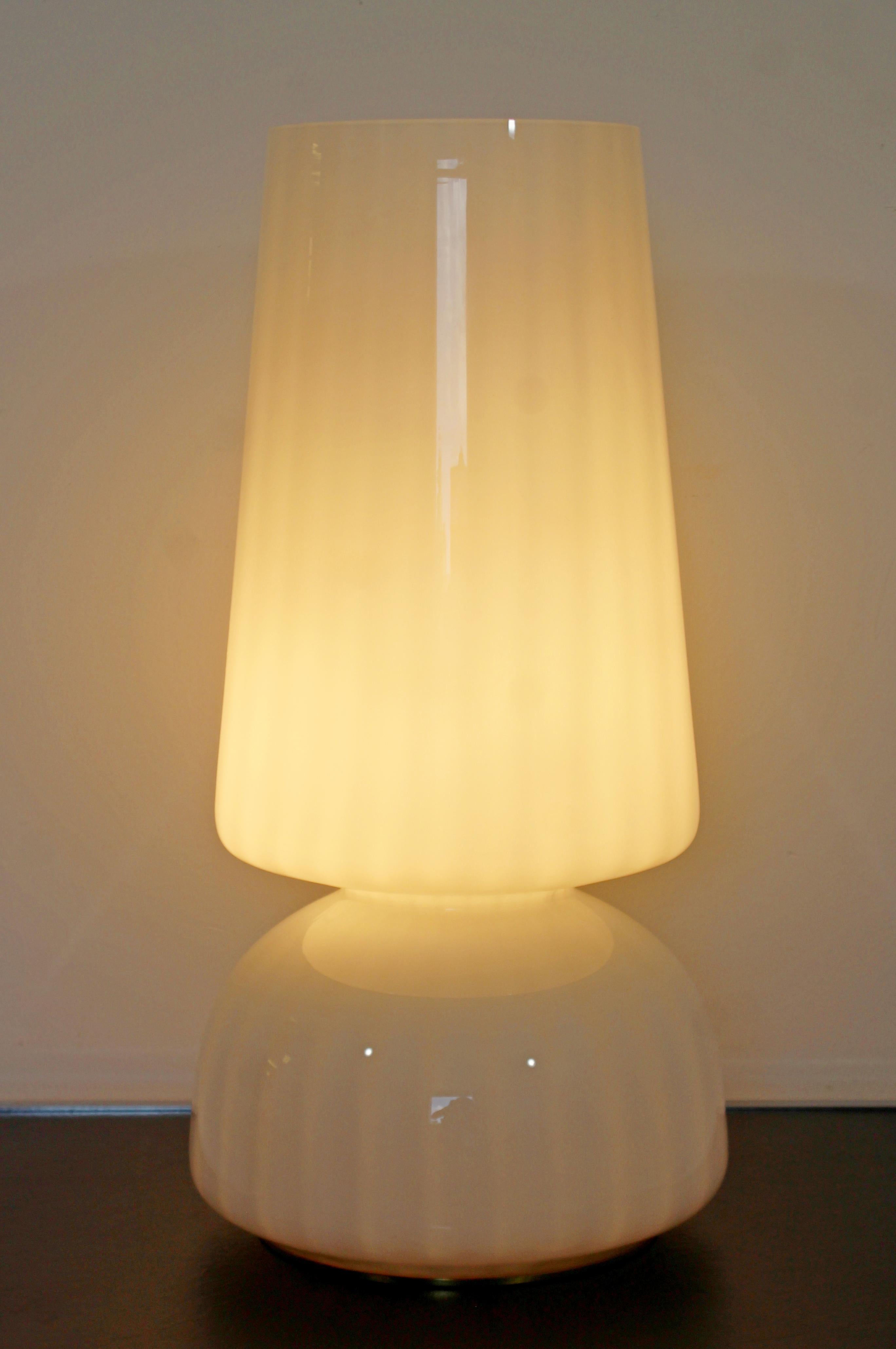 Italian Mid-Century Modern Murano Veluce Large White Glass Table Lamp, Italy, 1970s