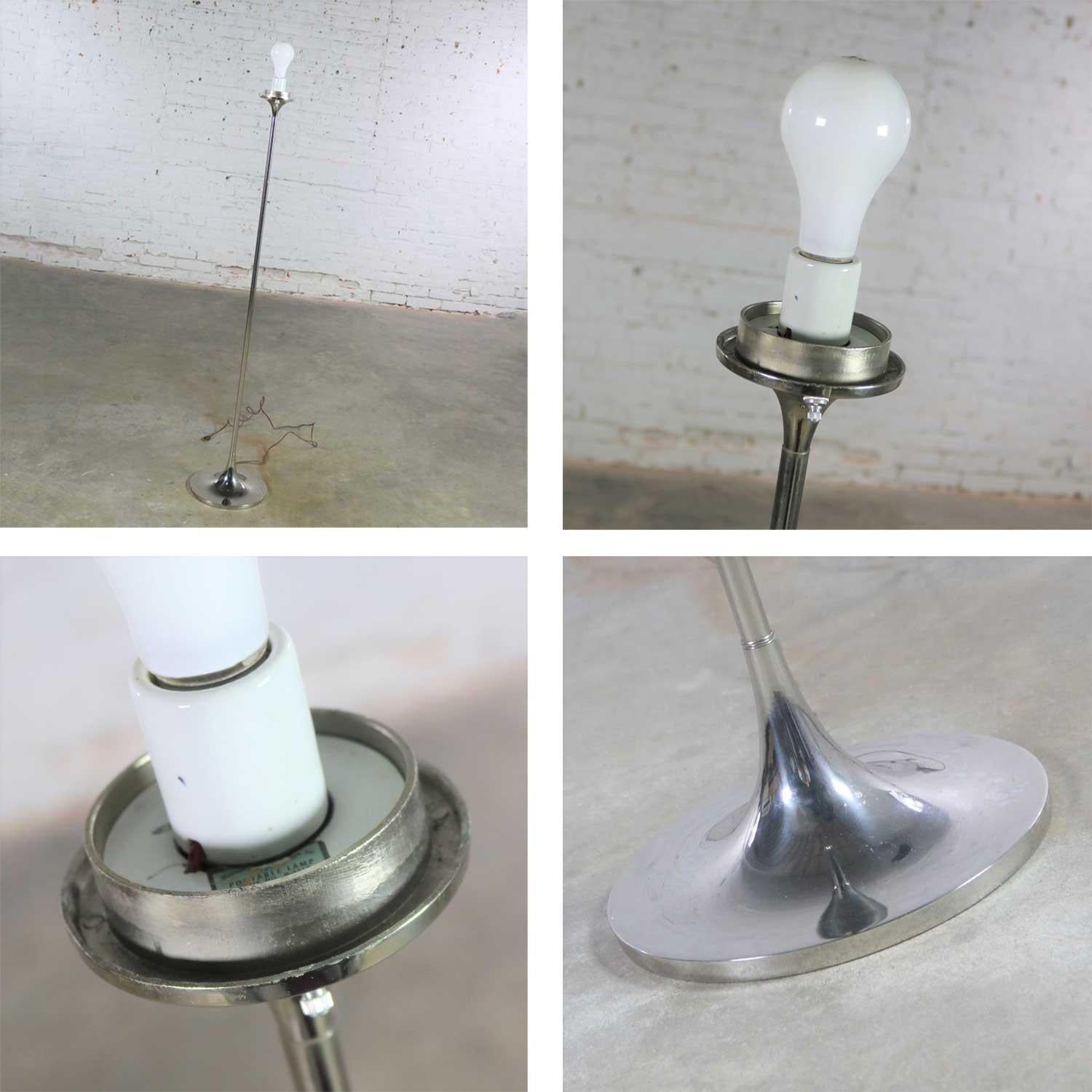 Mid-Century Modern Mushroom Floor Lamp in Chrome by the Laurel Lamp Company 10