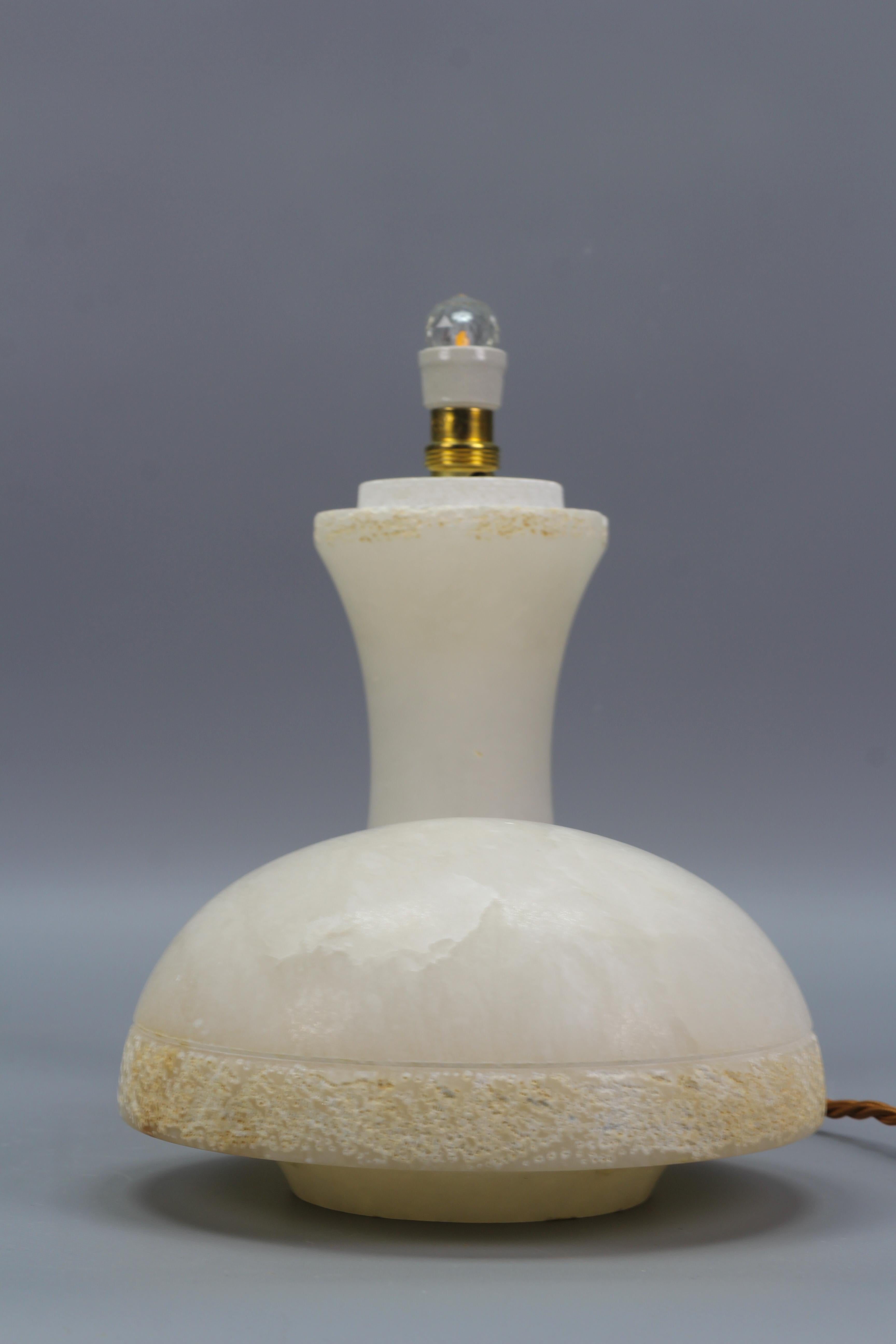 Mid-Century Modern Mushroom Shaped Alabaster Table Lamp, Italy, 1950s For Sale 6
