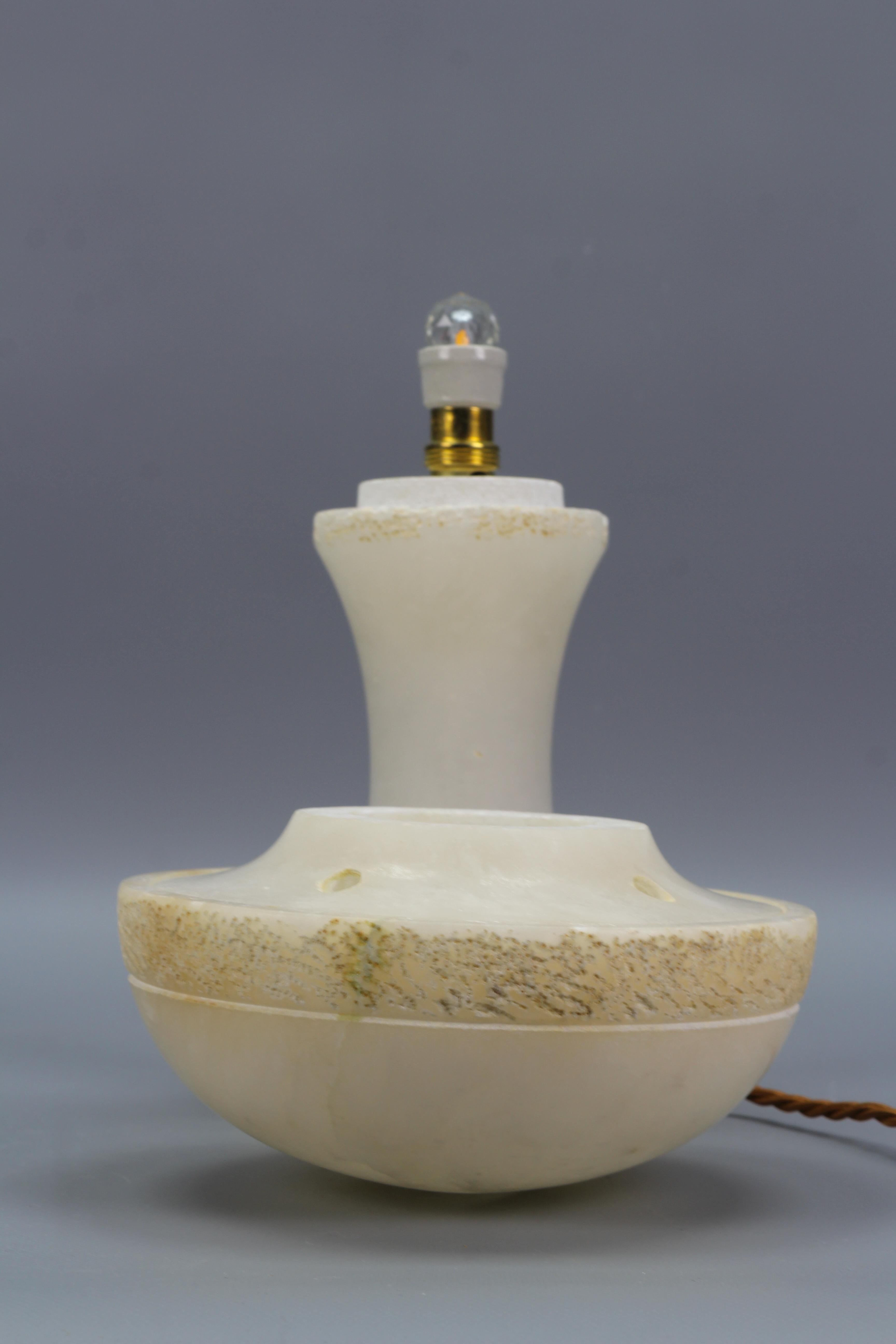 Mid-Century Modern Mushroom Shaped Alabaster Table Lamp, Italy, 1950s For Sale 7
