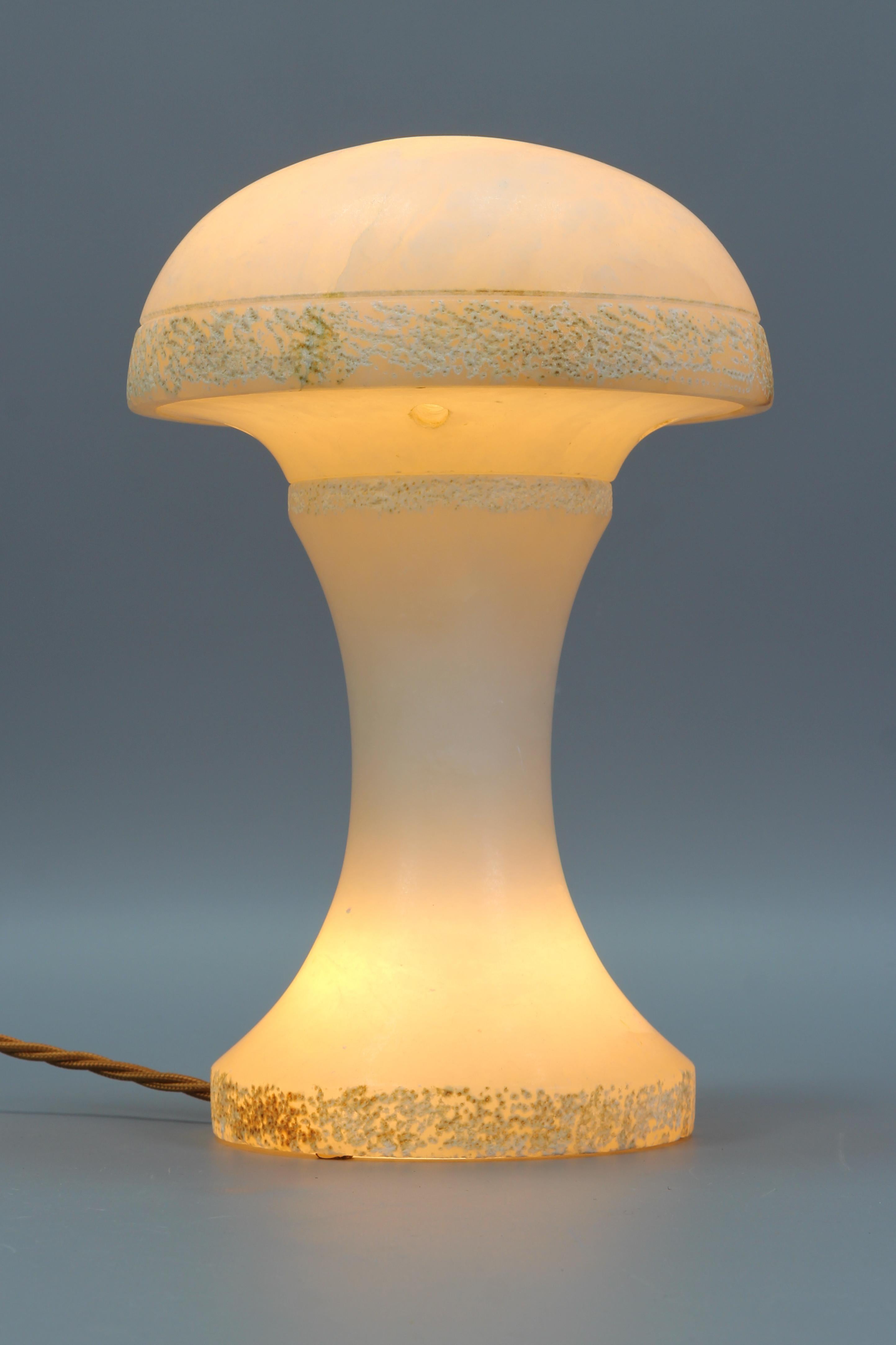 Italian Mid-Century Modern Mushroom Shaped Alabaster Table Lamp, Italy, 1950s For Sale