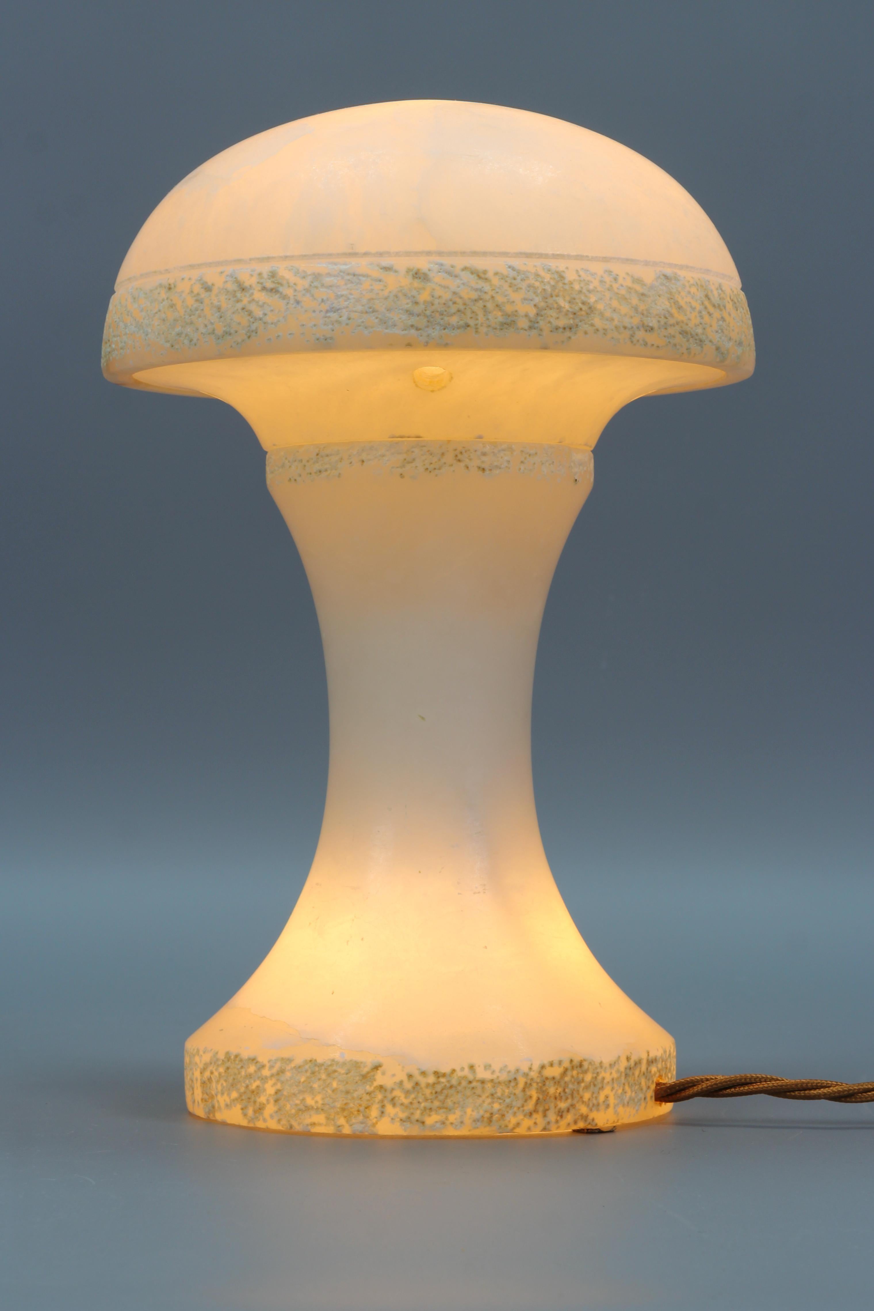 Mid-20th Century Mid-Century Modern Mushroom Shaped Alabaster Table Lamp, Italy, 1950s For Sale