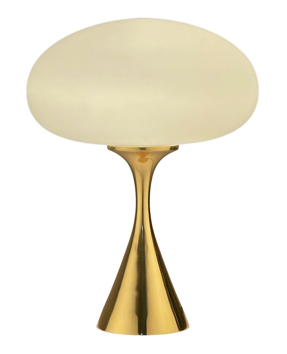 Lampe de bureau champignon moderne mi-siècle moderne par Designline en laiton/couleur or Neuf - En vente à Philadelphia, PA