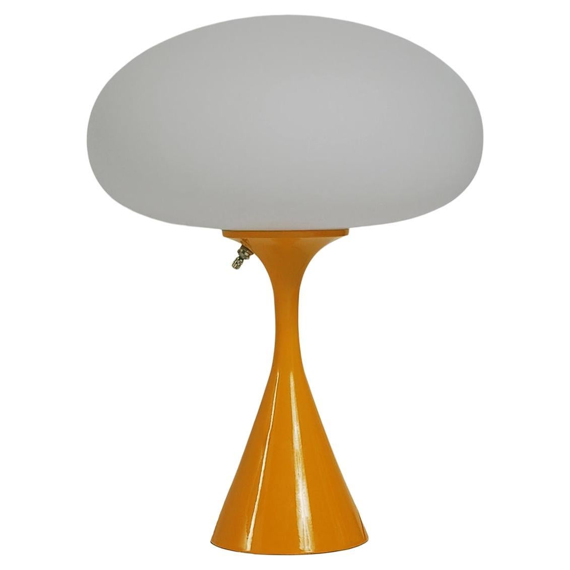 Lampe de table champignon moderne du milieu du siècle dernier par Designline en orange et blanc