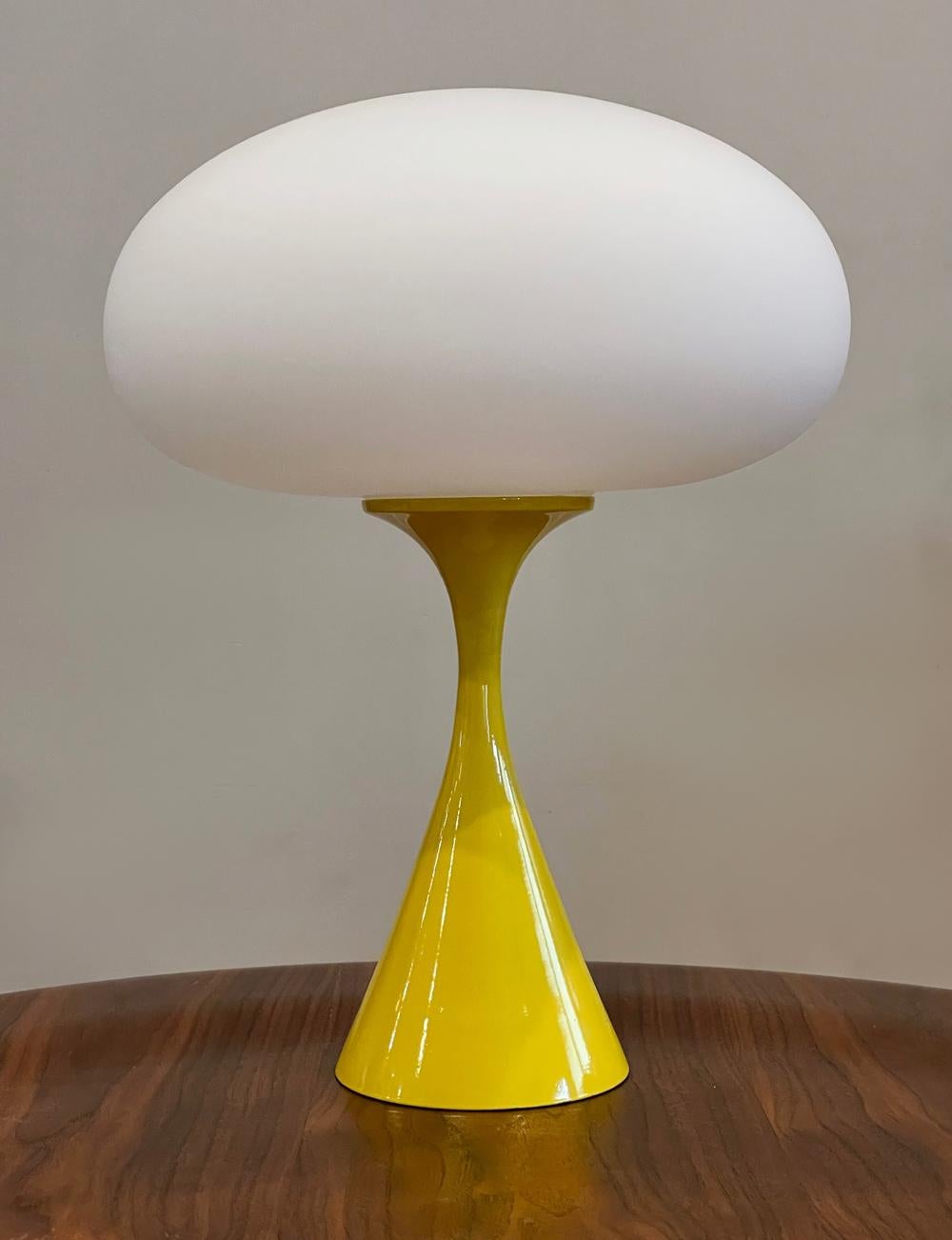 Mid-Century Modern Mushroom Table Lamp by Designline in Yellow & White For Sale 1