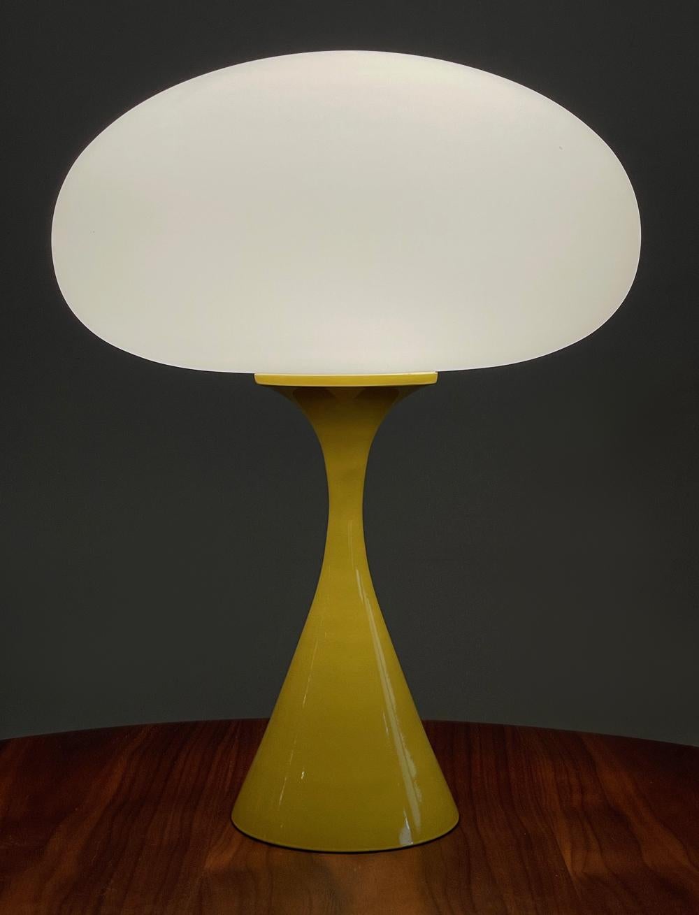 Mid-Century Modern Mushroom Table Lamp by Designline in Yellow & White For Sale 2