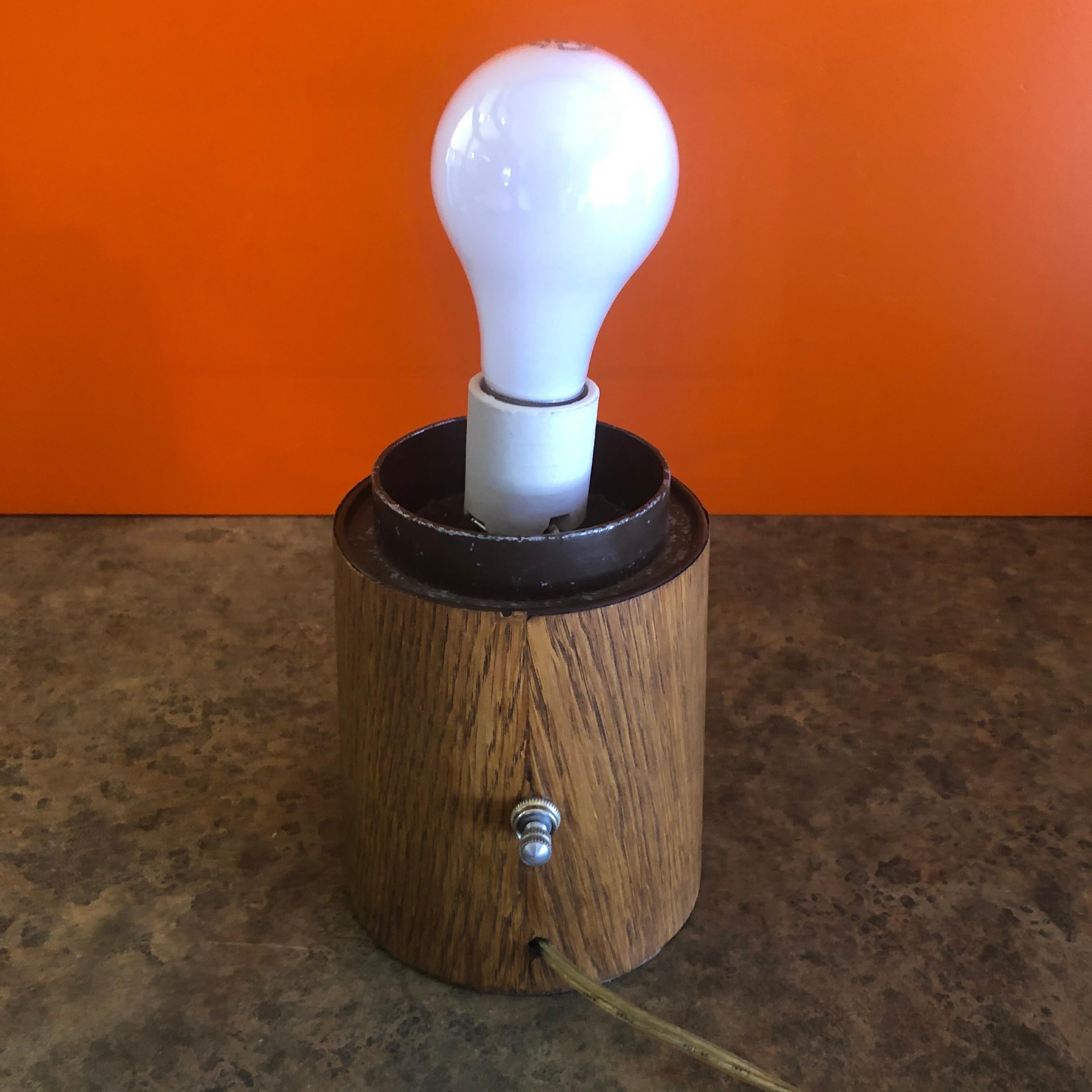 Mid-Century Modern Mushroom Table Lamp on Solid Teak Base by Laurel Lamp Co. In Good Condition In San Diego, CA