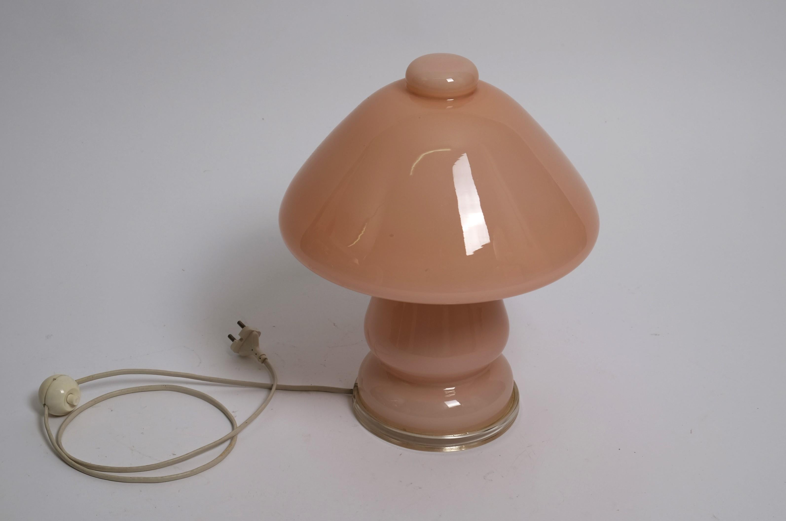 Moderne Pilz-Tischlampe aus der Mitte des Jahrhunderts aus rosa Glas, Deutschland 1960er Jahre im Angebot 14
