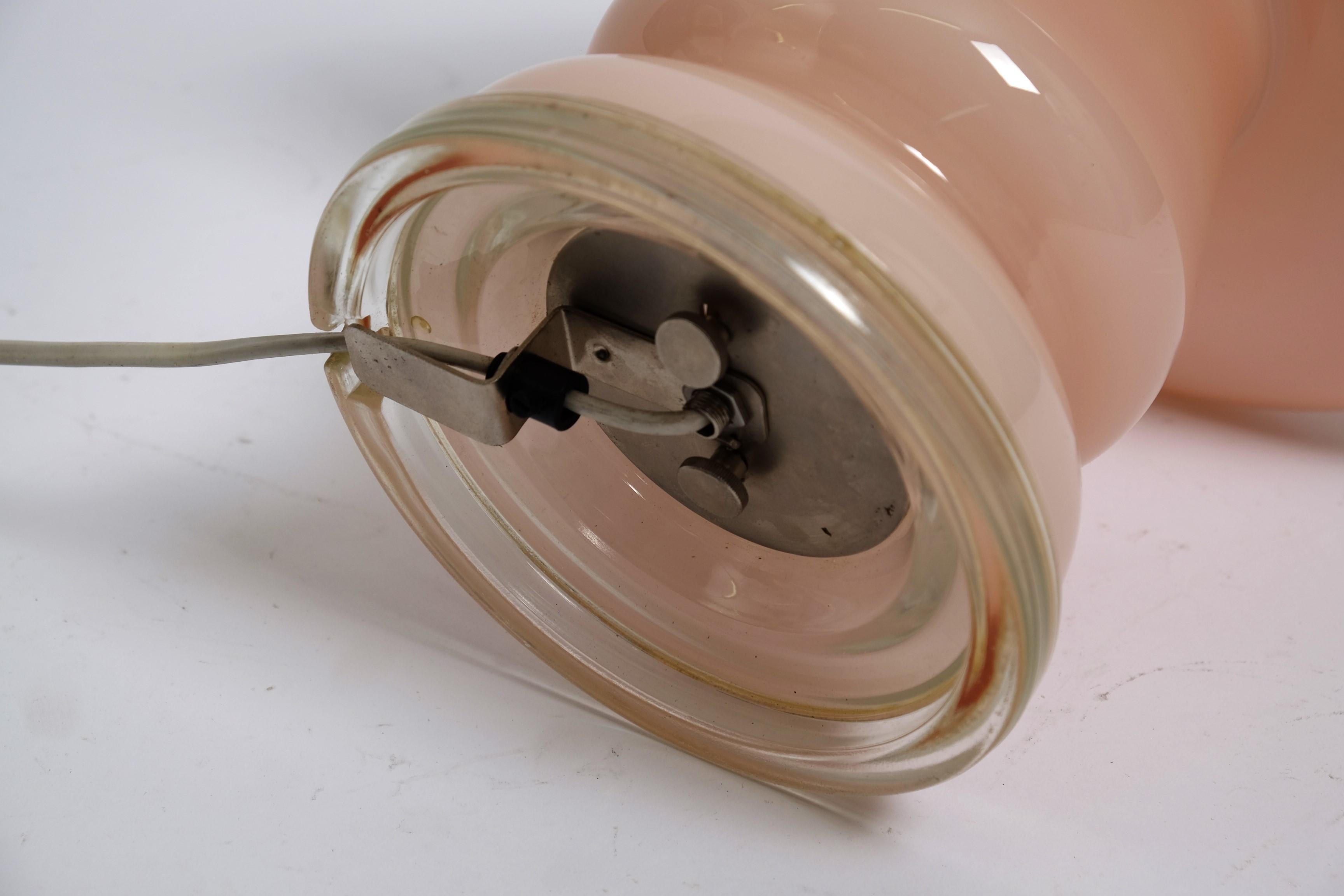 Moderne Pilz-Tischlampe aus der Mitte des Jahrhunderts aus rosa Glas, Deutschland 1960er Jahre im Angebot 11