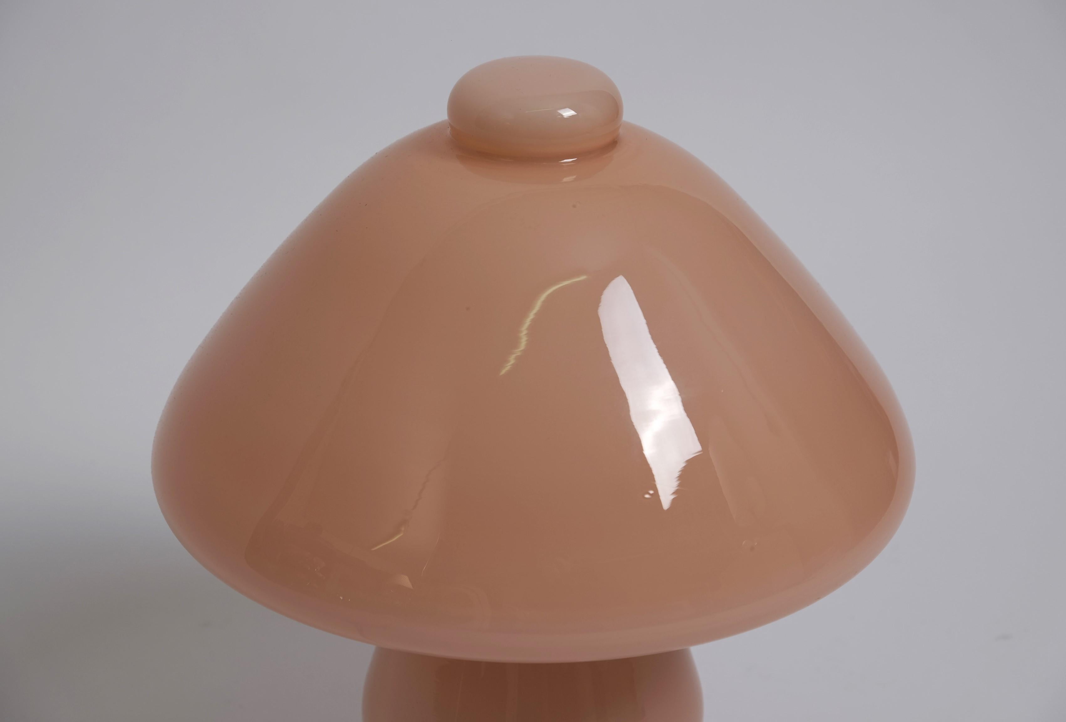 Moderne Pilz-Tischlampe aus der Mitte des Jahrhunderts aus rosa Glas, Deutschland 1960er Jahre im Angebot 4