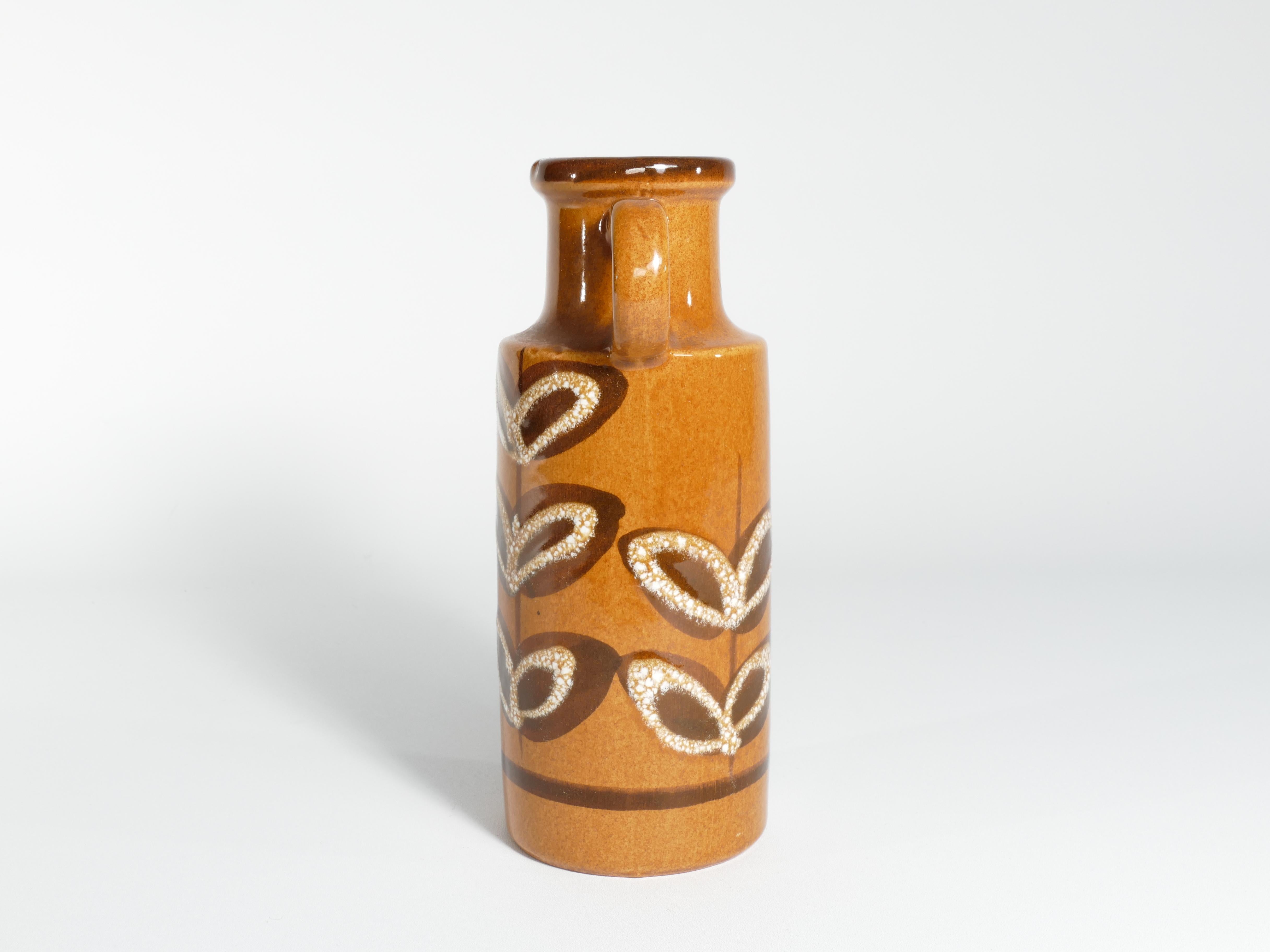 Moderne senffarbene gelbe Mid-Century-Vase von Scheurich, Deutschland, 1970er Jahre (Glasiert) im Angebot