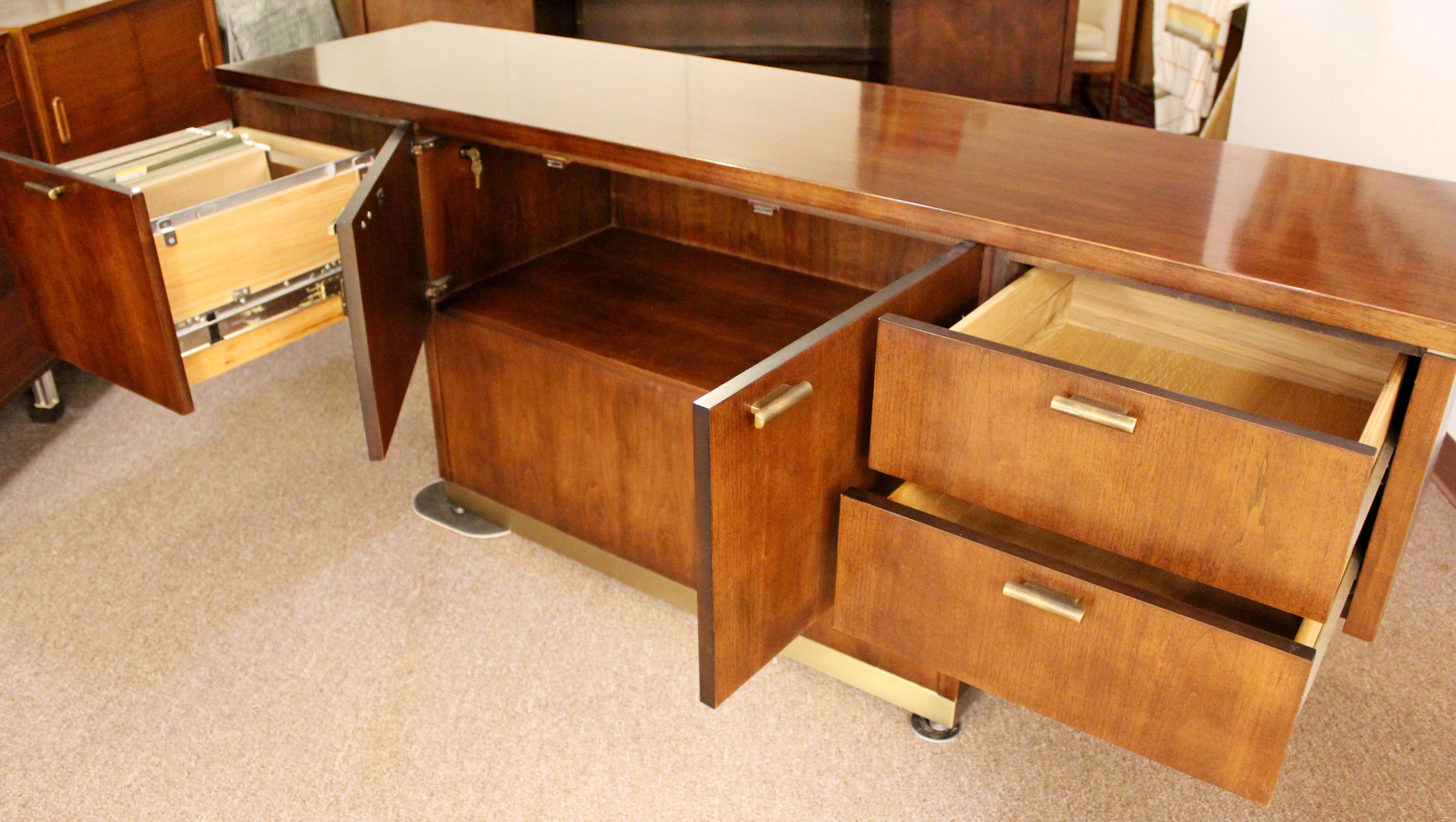American Mid-Century Modern Myrtle Desk Cantilever Credenza Walnut Brass, 1960s