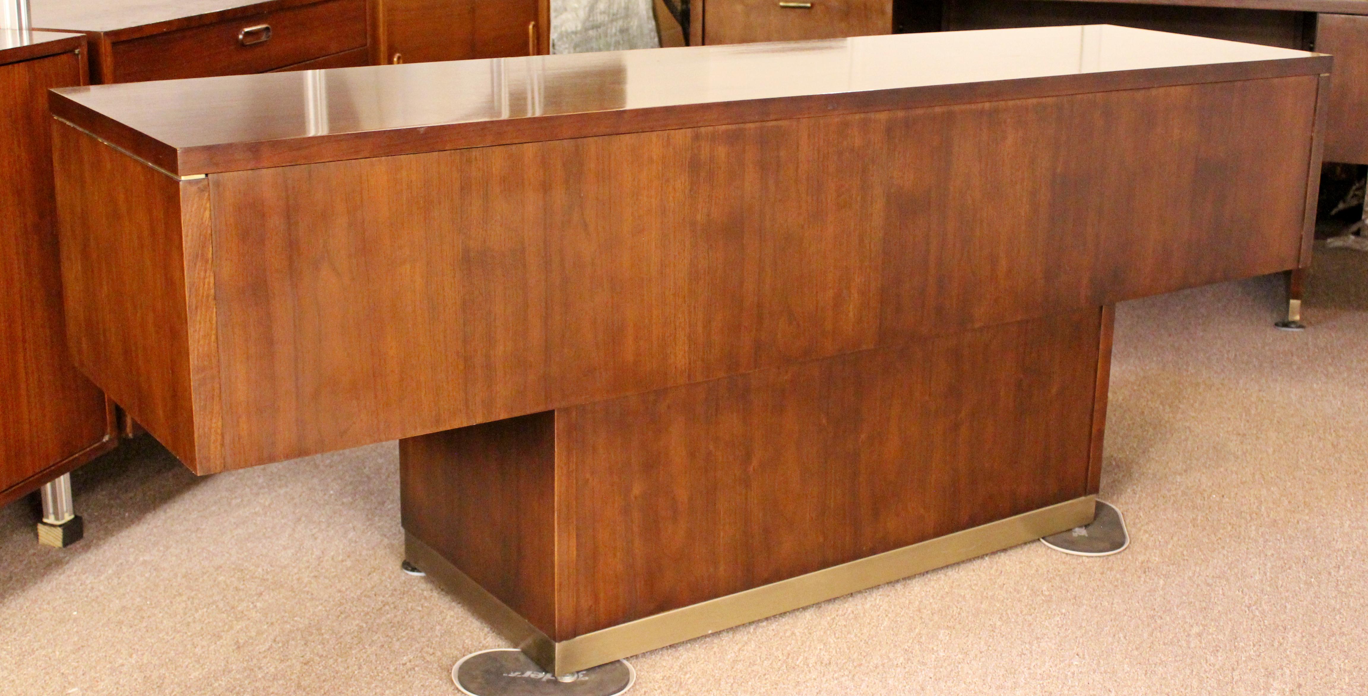 Mid-20th Century Mid-Century Modern Myrtle Desk Cantilever Credenza Walnut Brass, 1960s