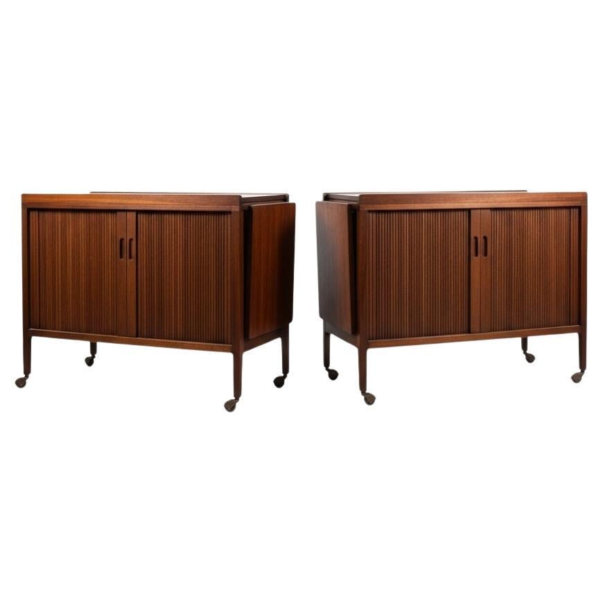 Mid-Century Modern Nat
l. Mt. Airy Side Tables Bar Carts Tambour Doors - Pair en vente