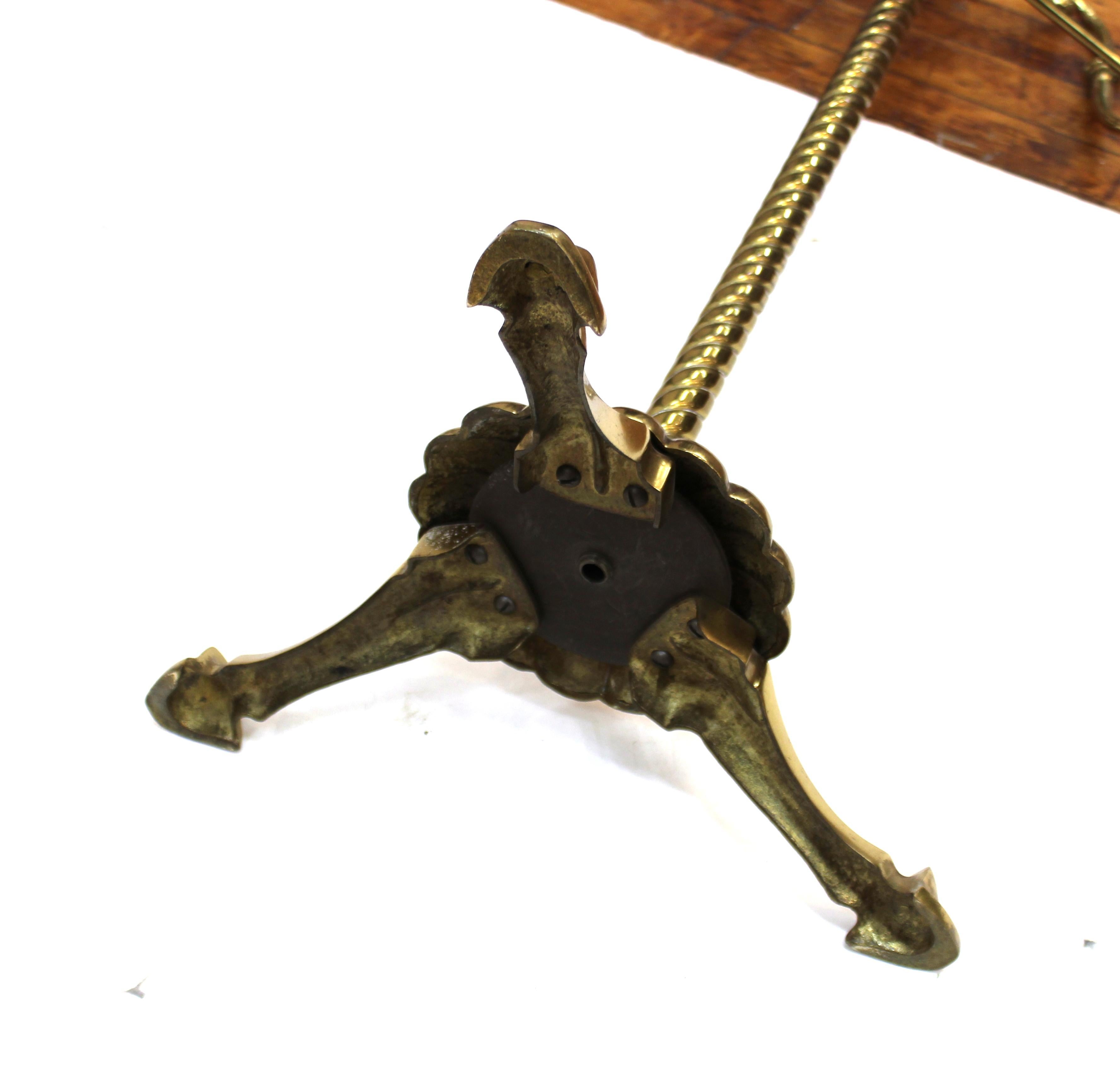 Mid-Century Modern Neoklassizistischer Messing-Valet mit Einfluss 3
