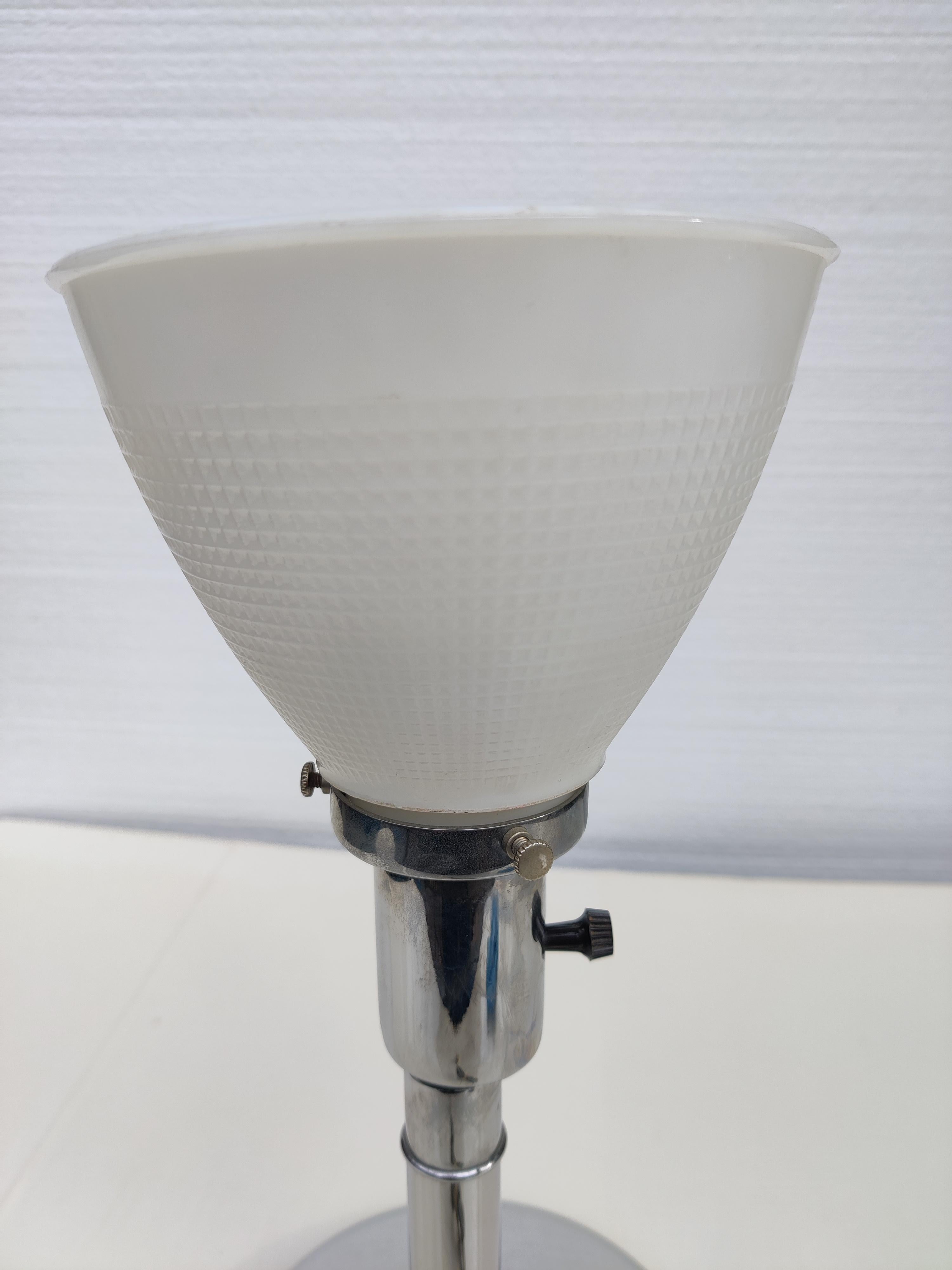 Mid Century Modern Nessen Chrome Swivel Desk Lamp (20. Jahrhundert) im Angebot