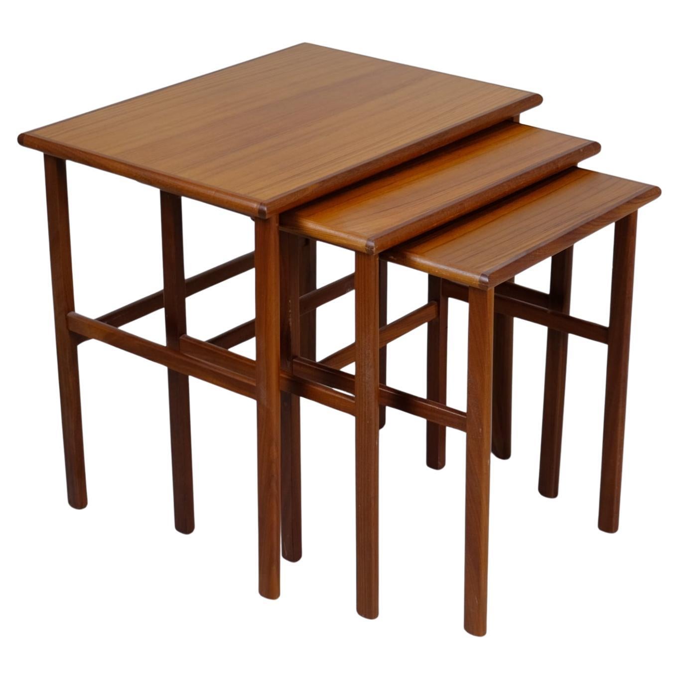 Mid-Century Modern Nesting Coffee / Side Table in Teak, Finland 1950s-60s