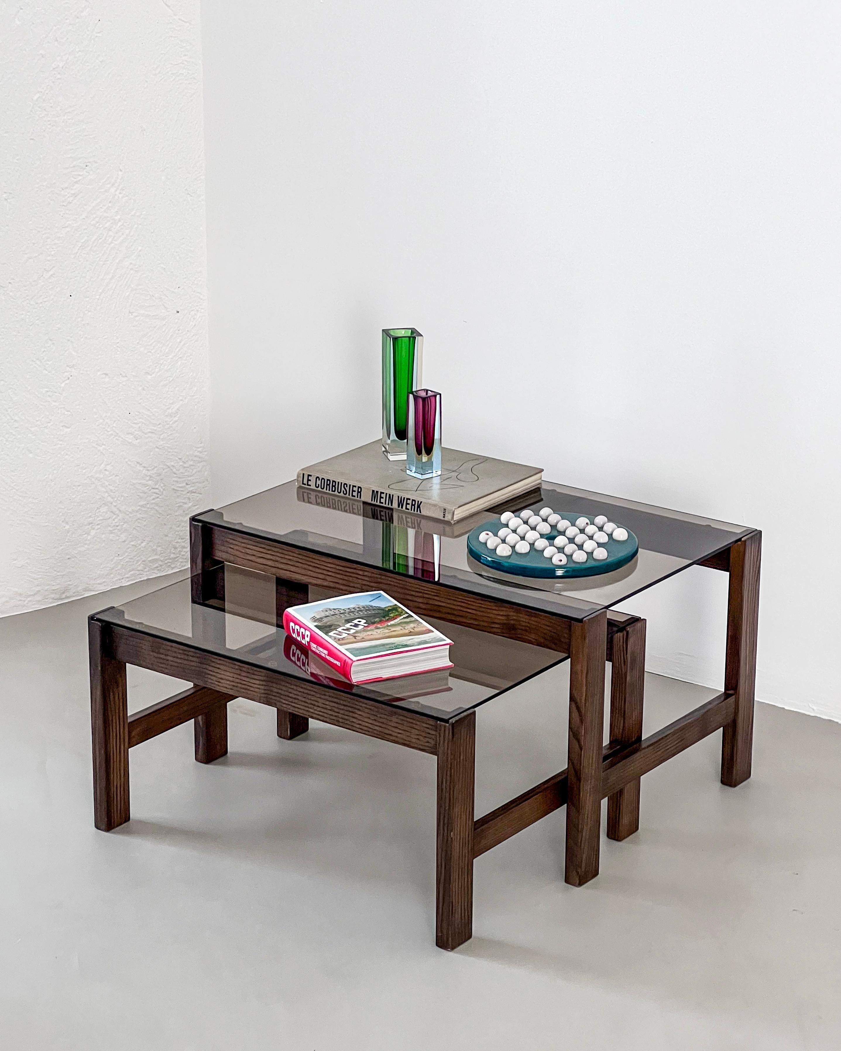 Italian Mid-Century Modern Nesting Coffee Tables, Wood and Glass, Living Room Decorative For Sale